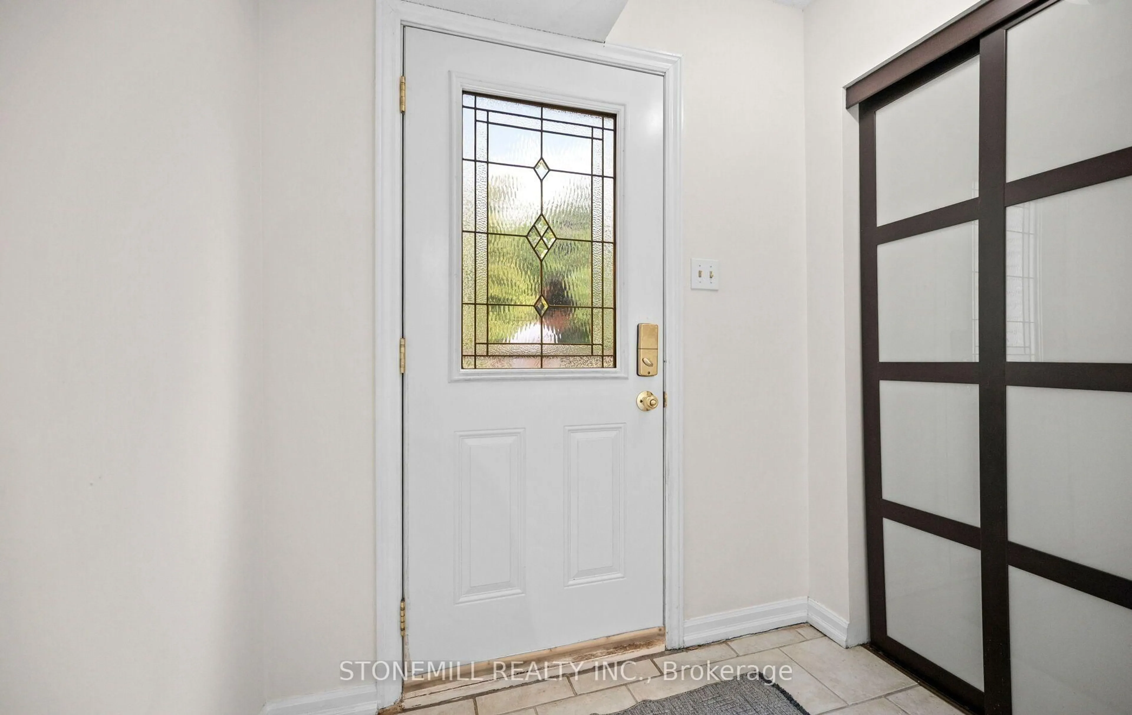 Indoor entryway for 7340 Copenhagen Rd #30, Mississauga Ontario L5N 2S5