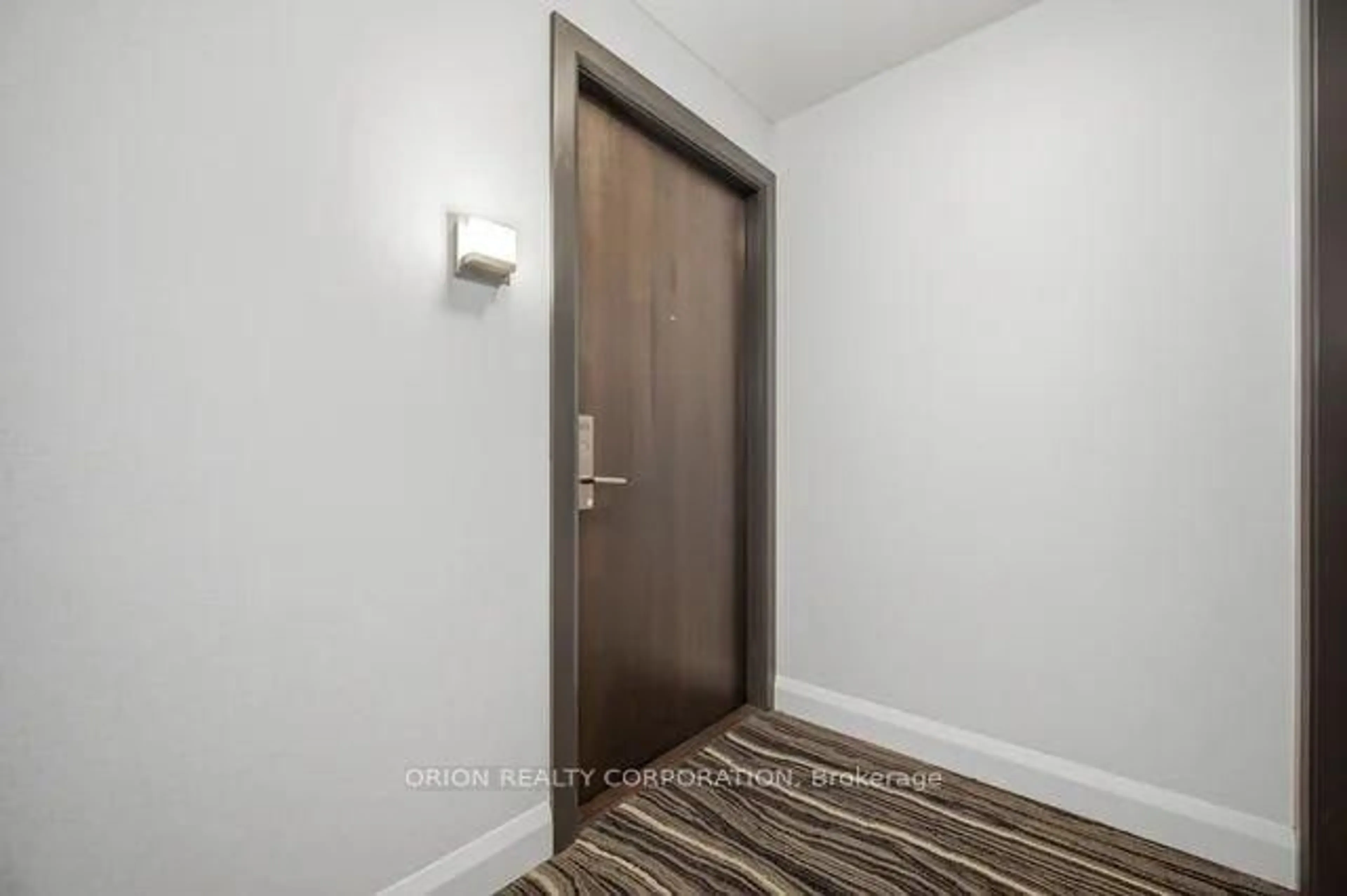 Indoor foyer for 38 Annie Craig Dr #3605, Toronto Ontario M8V 0A8
