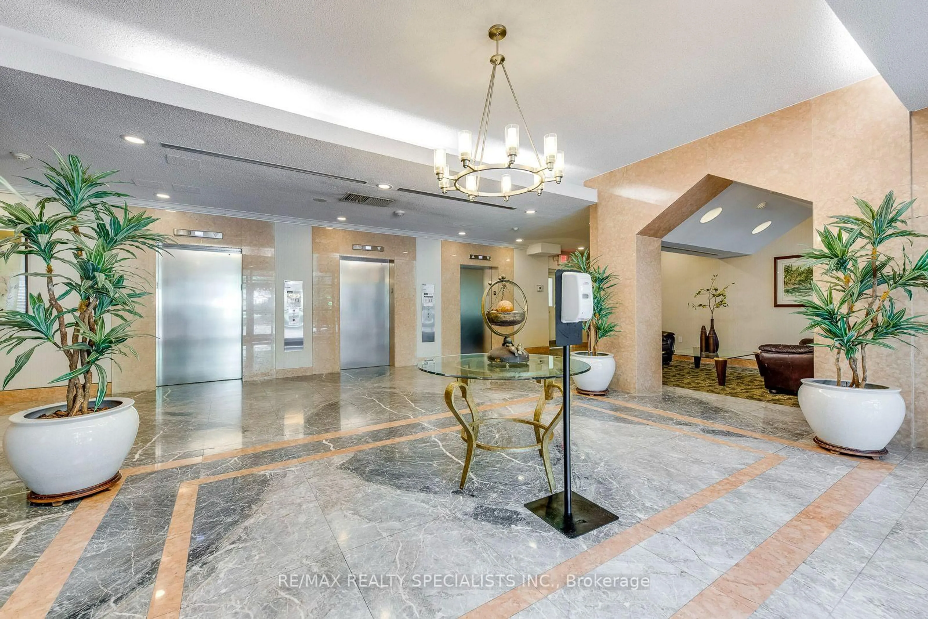 Lobby for 2177 Burnhamthorpe Rd #1605, Mississauga Ontario L5L 5P9