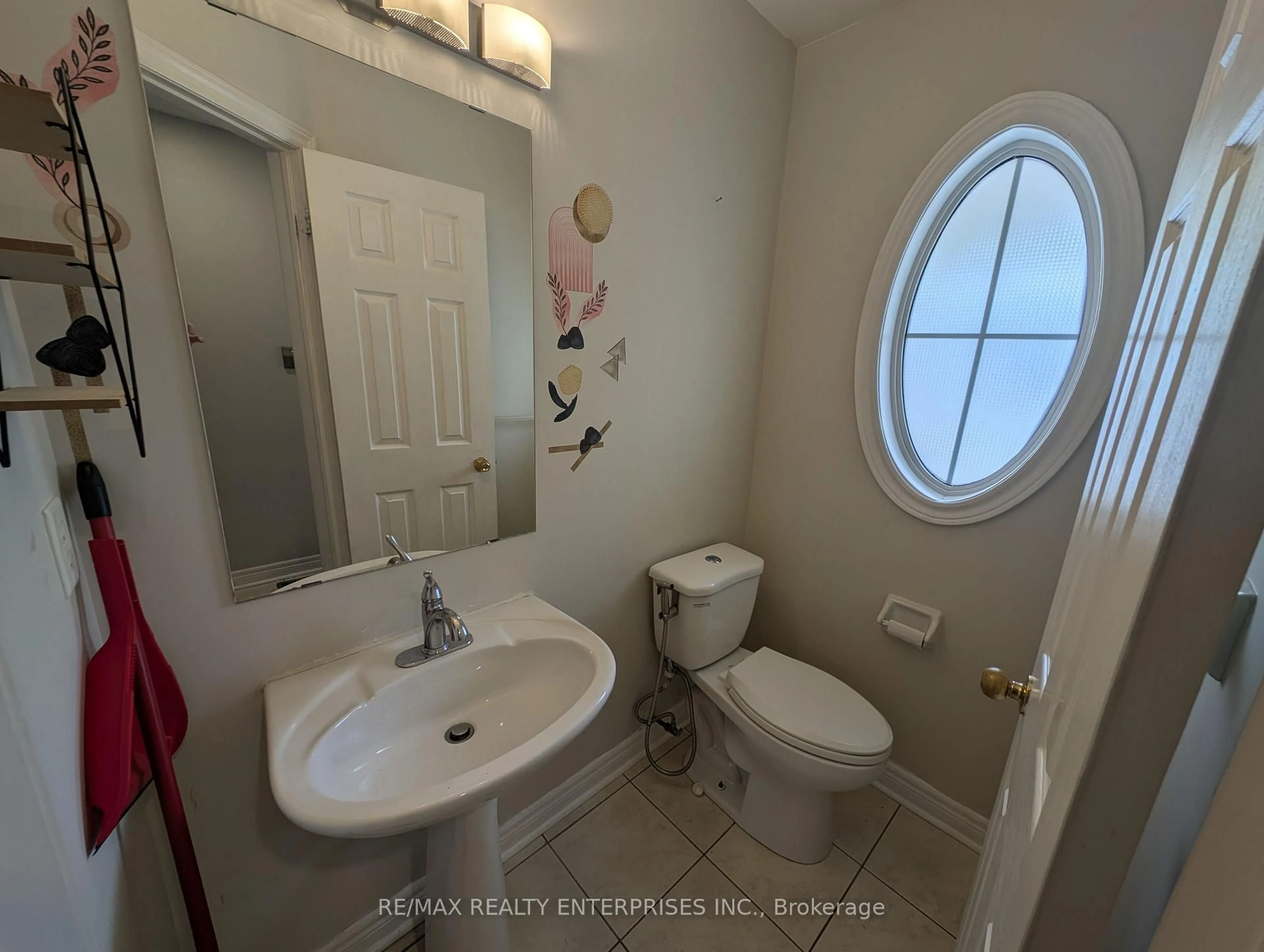 Standard bathroom, ceramic/tile floor for 3974 Manatee Way, Mississauga Ontario L5M 6P5