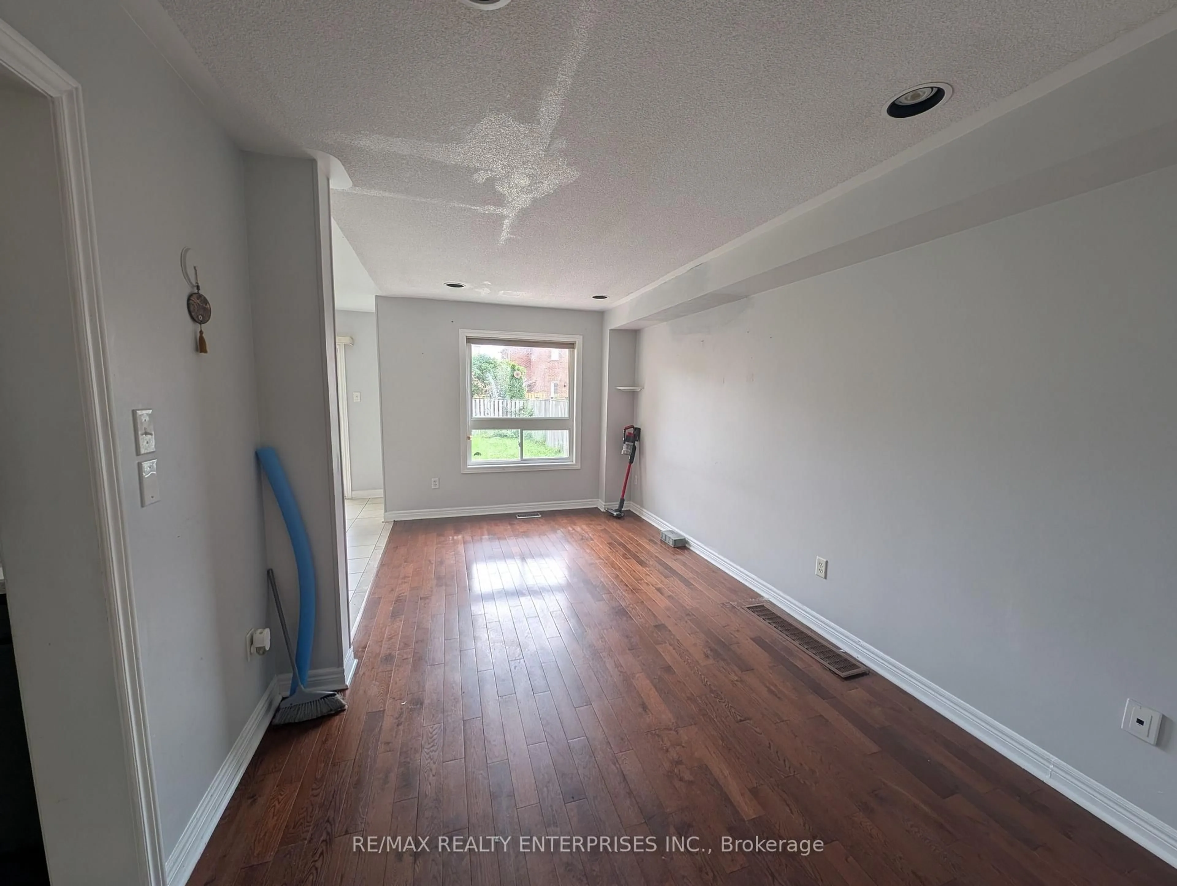 A pic of a room for 3974 Manatee Way, Mississauga Ontario L5M 6P5