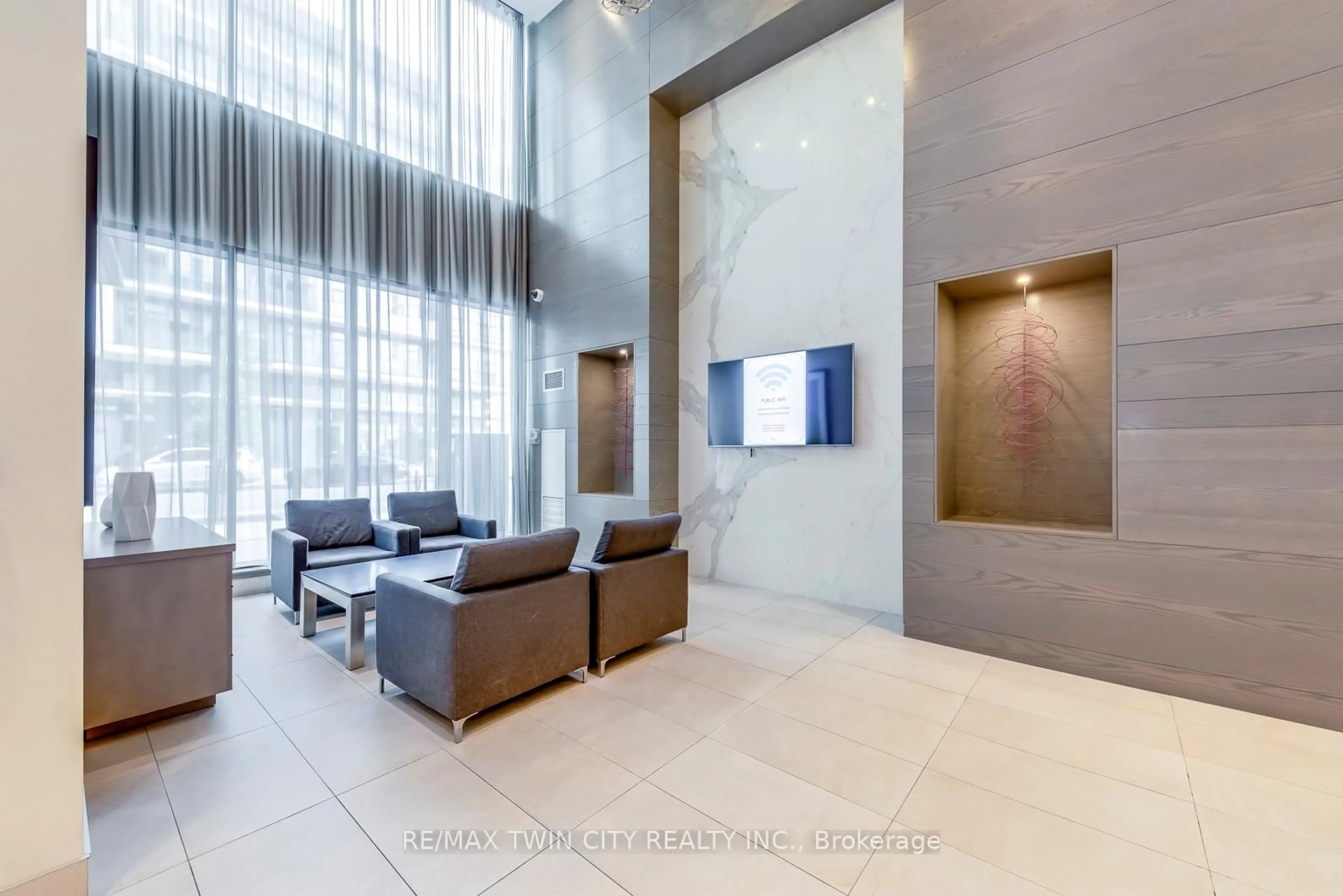Lobby for 510 Curran Pl #511, Mississauga Ontario L5B 0J8