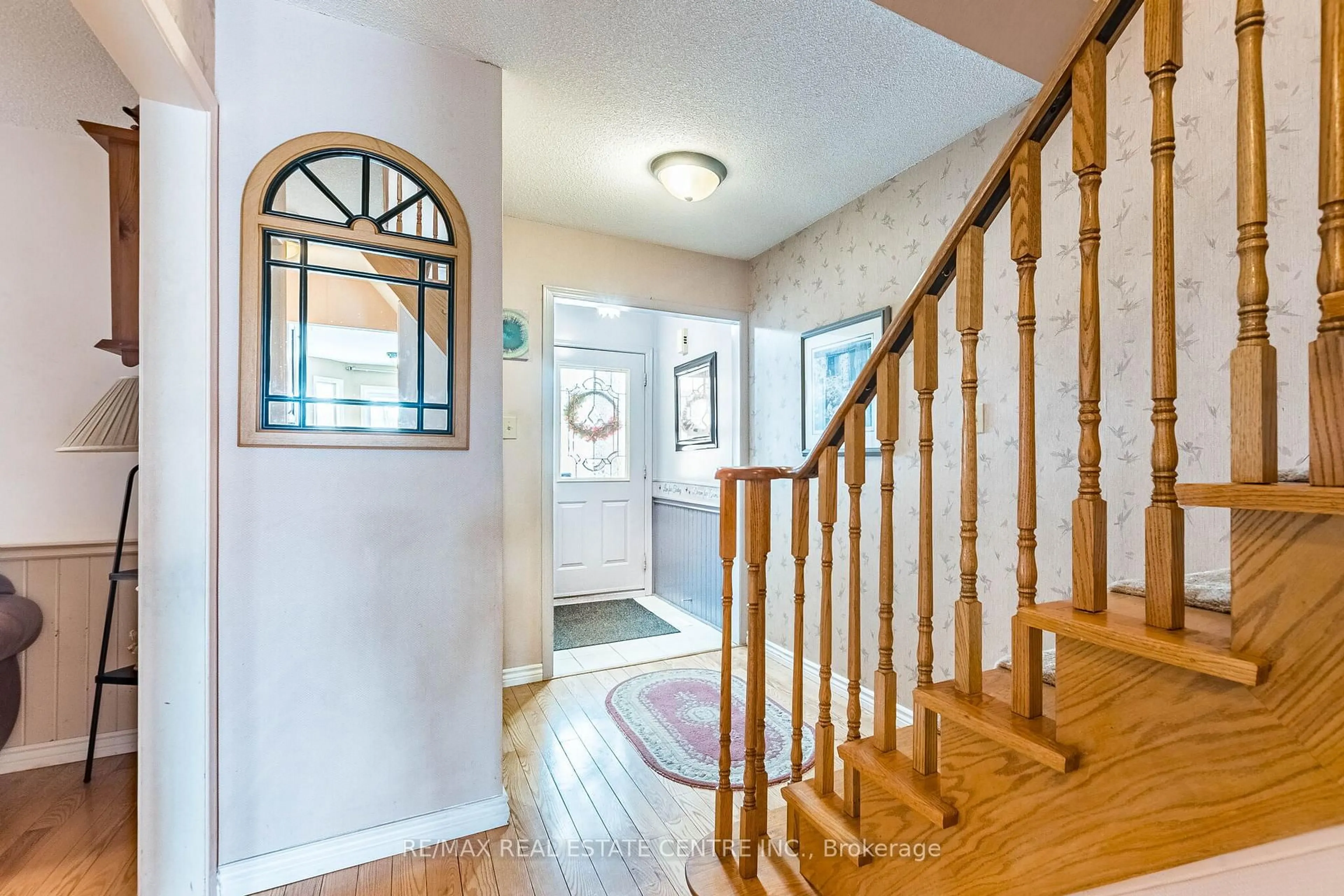 Indoor entryway for 82 Candy Cres, Brampton Ontario L6X 3Z9