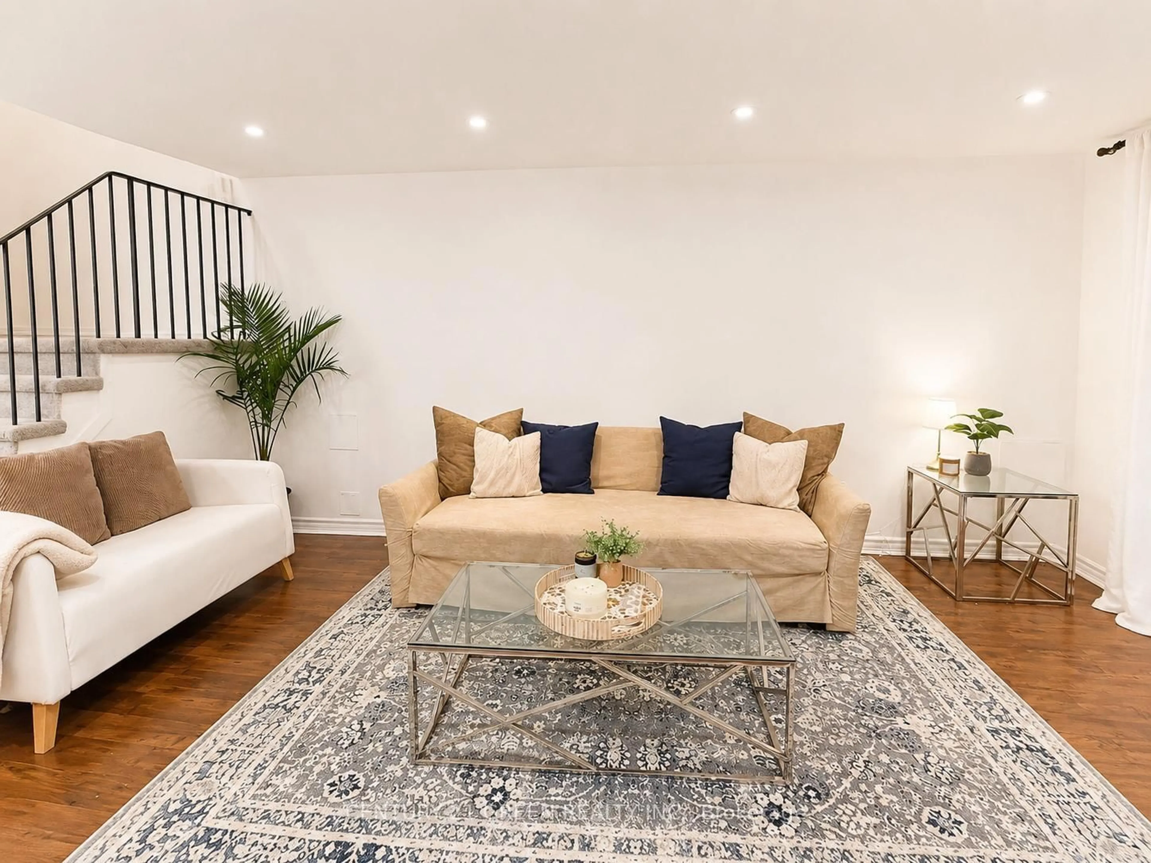 Living room with furniture, unknown for 6777 Formentera Ave #18, Mississauga Ontario L5N 2M3