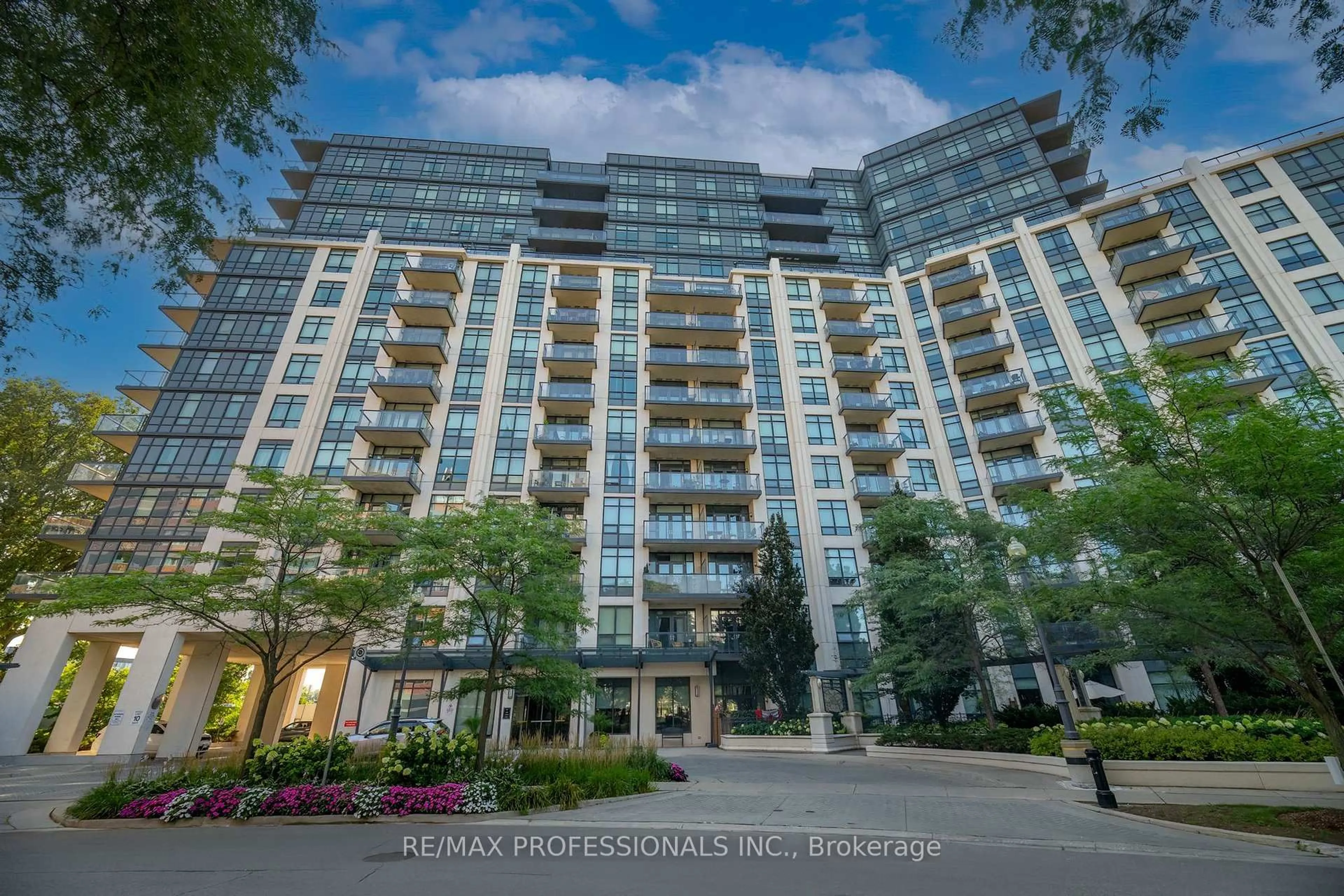 Unknown for 1135 Royal York Rd #312, Toronto Ontario M9A 0C3