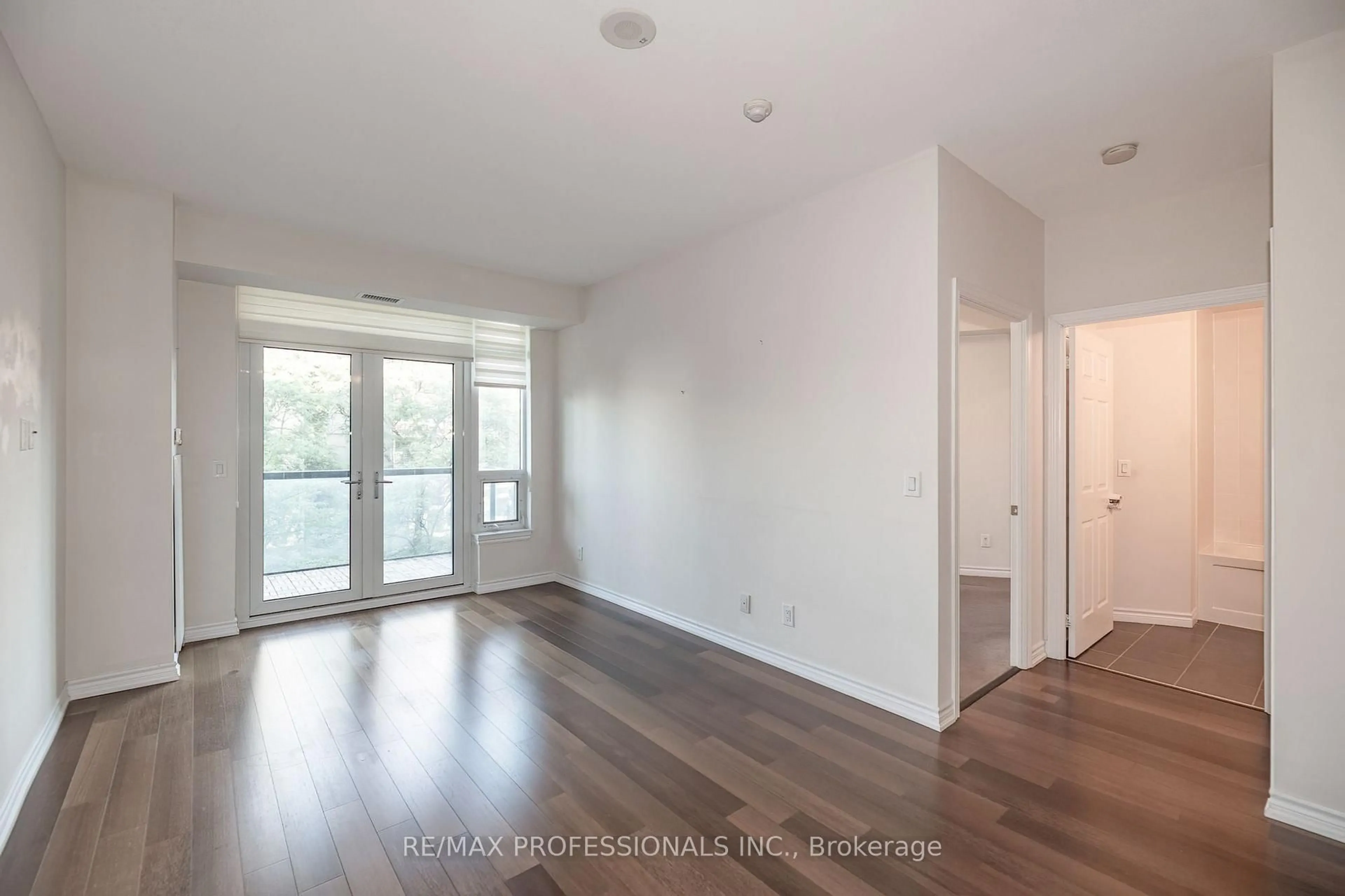 A pic of a room for 1135 Royal York Rd #312, Toronto Ontario M9A 0C3