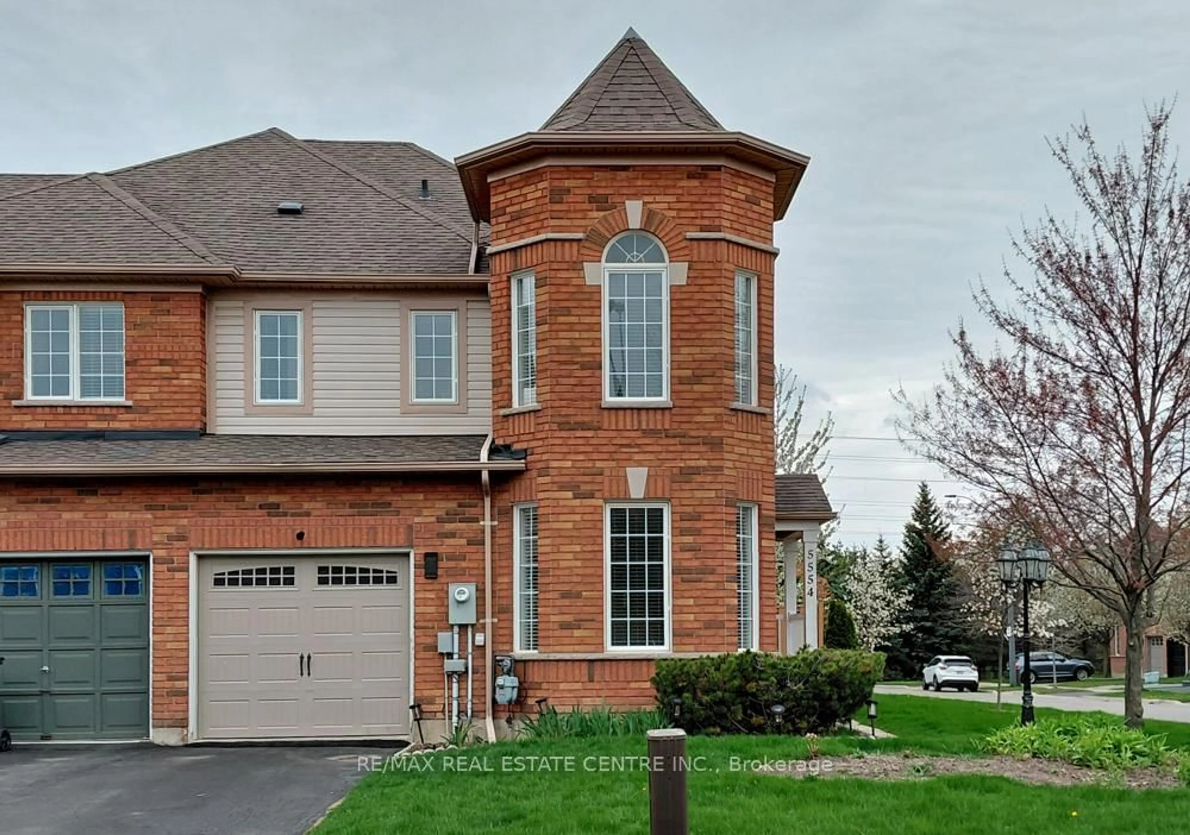 Home with brick exterior material, street for 5554 Linwell Pl, Mississauga Ontario L5M 6L7