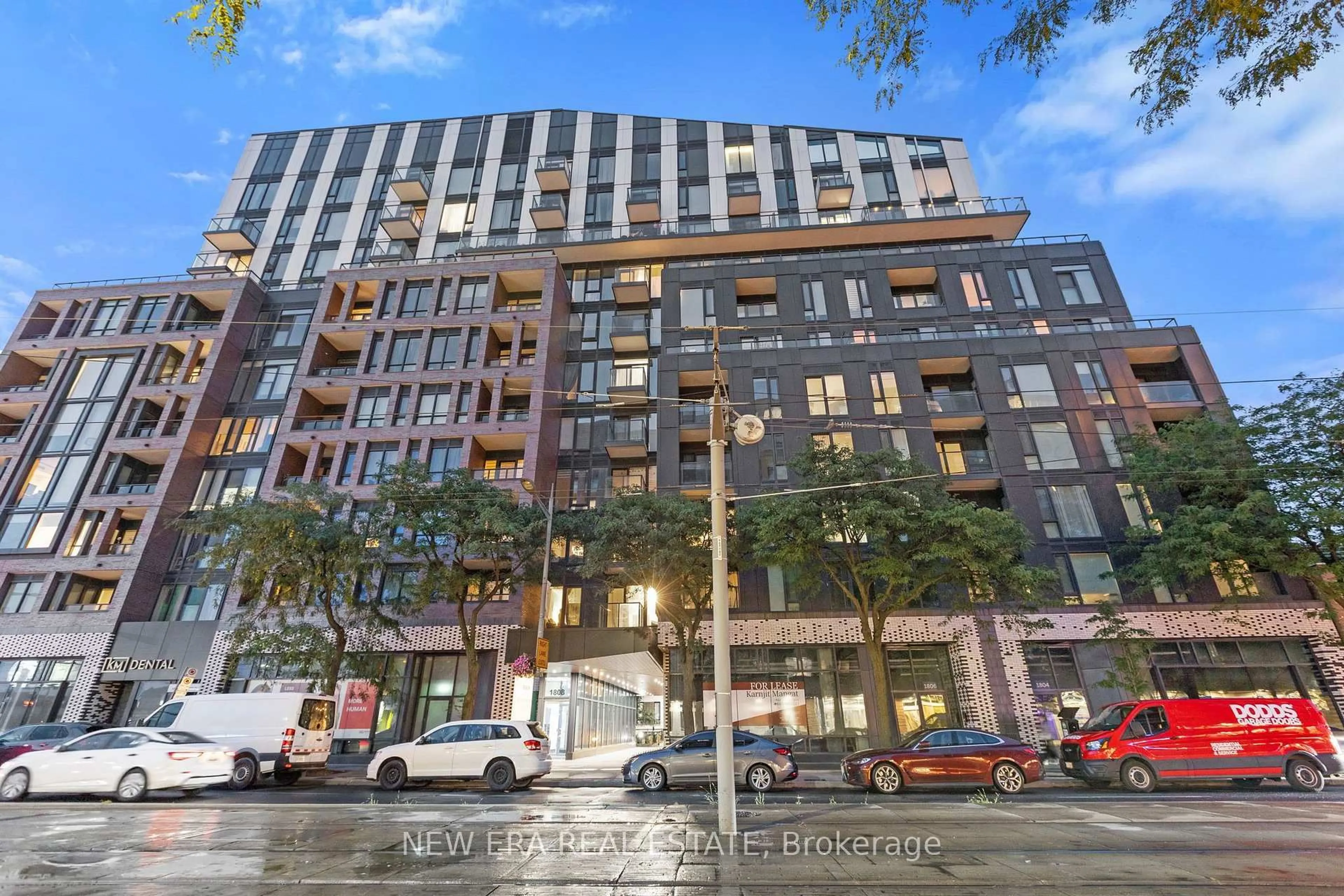 Unknown for 1808 St. Clair Ave #301, Toronto Ontario M6N 1J5