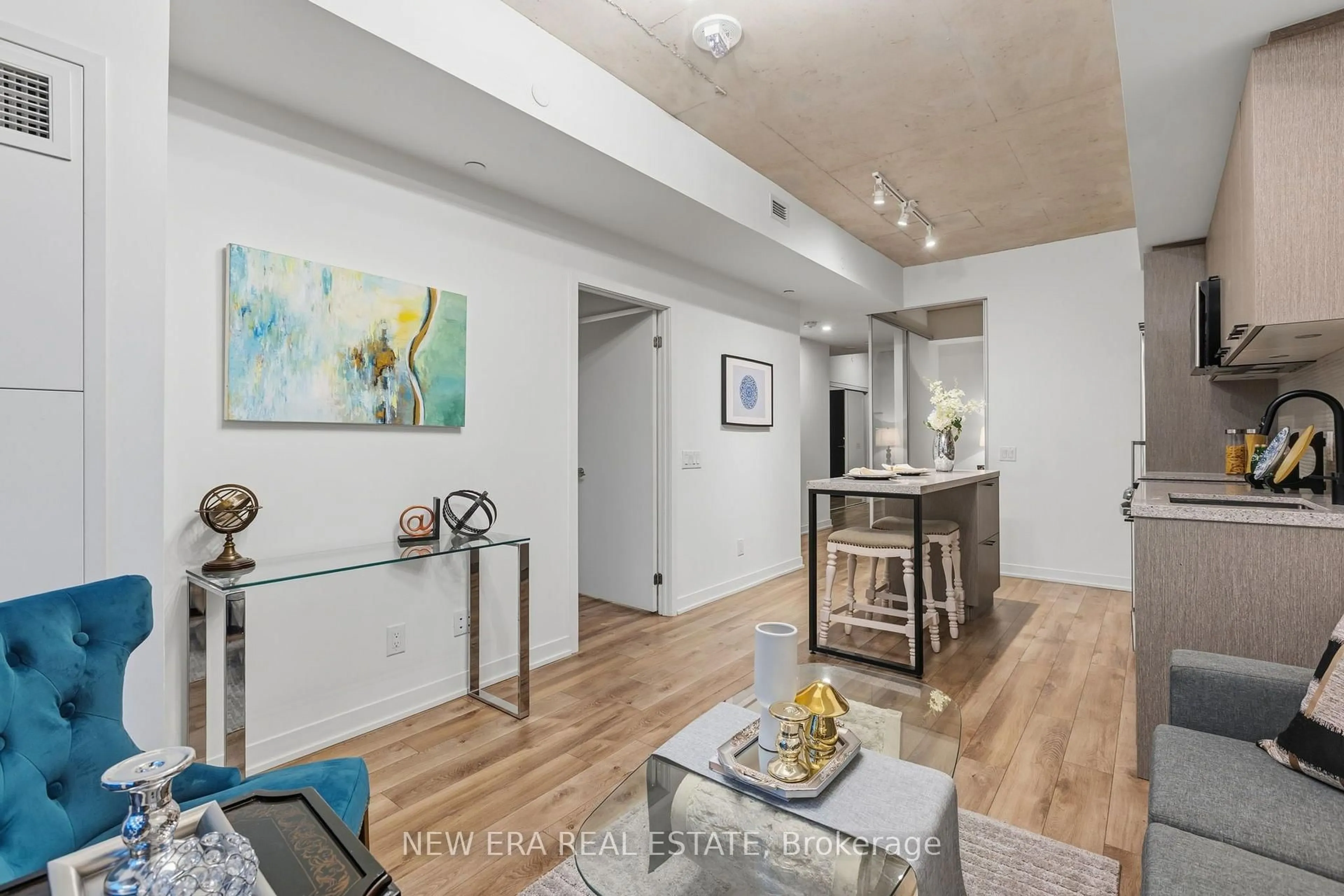 Unknown for 1808 St. Clair Ave #301, Toronto Ontario M6N 1J5