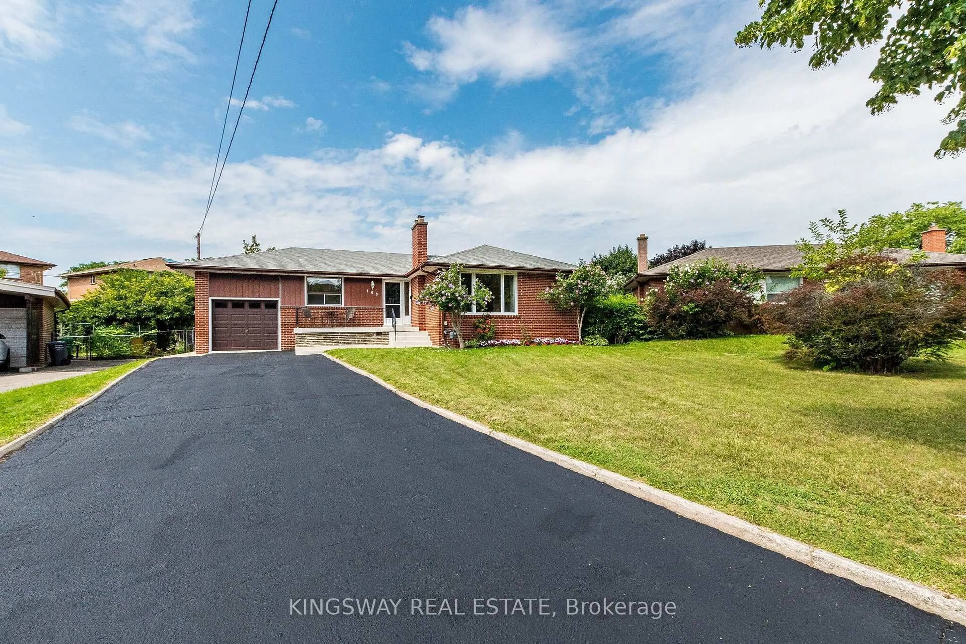 A pic from outside/outdoor area/front of a property/back of a property/a pic from drone, water/lake/river/ocean view for 163 Floradale Dr, Mississauga Ontario L5B 1G2