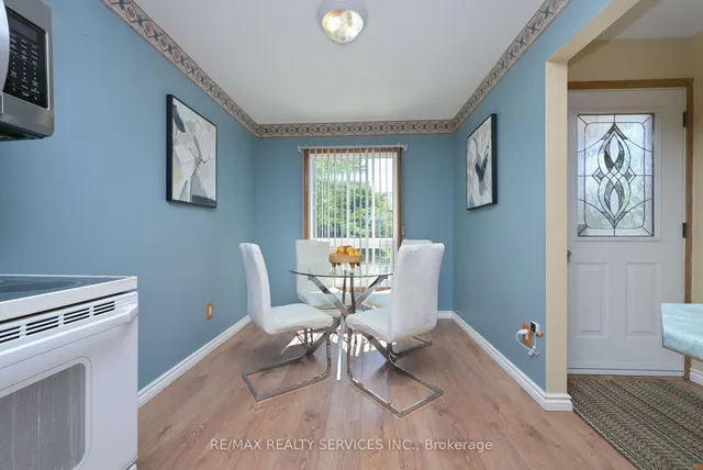 2 Lindridge Ave, Brampton 5