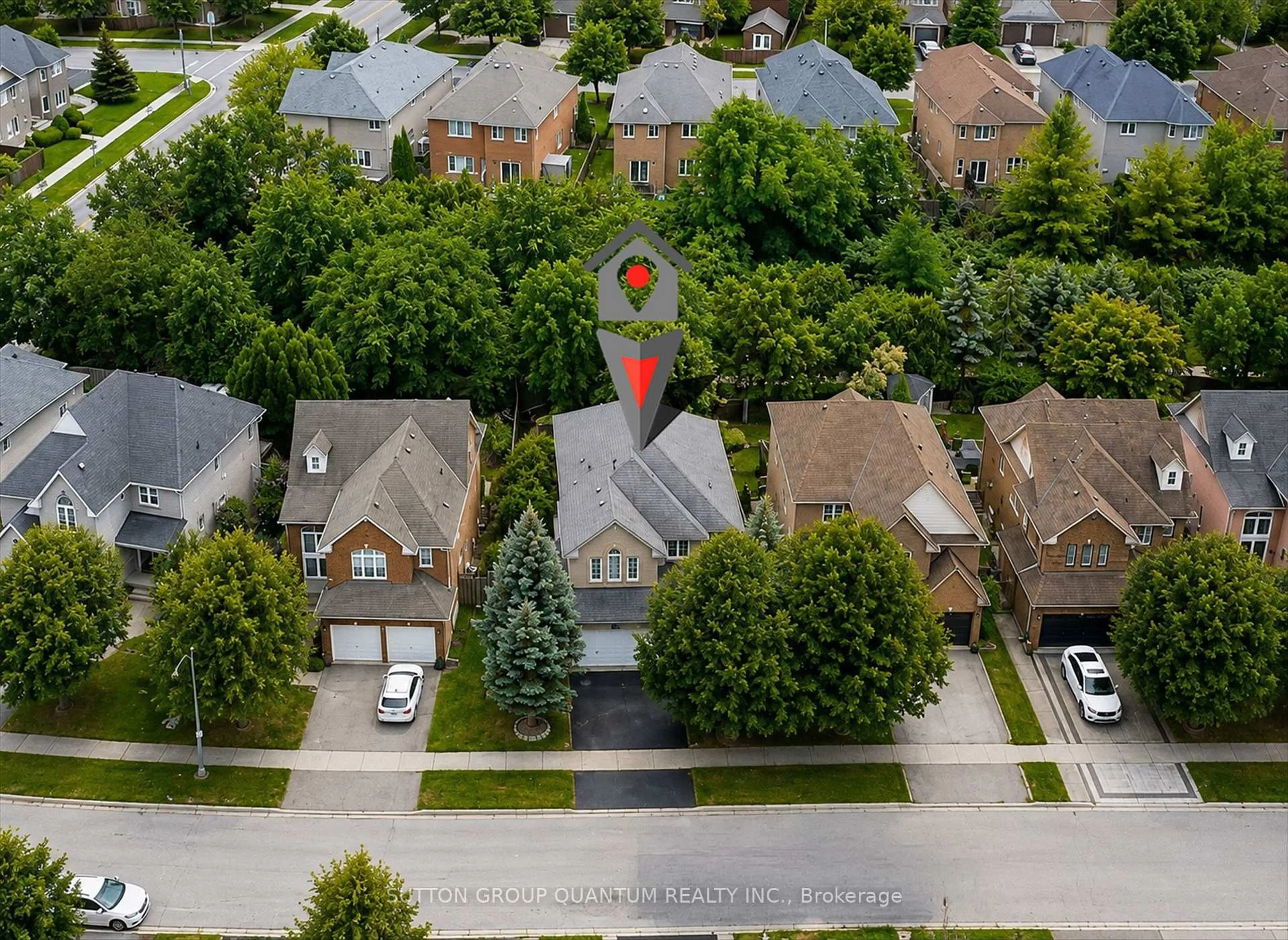 A pic from outside/outdoor area/front of a property/back of a property/a pic from drone, street for 2092 Glenfield Rd, Oakville Ontario L6M 3S4