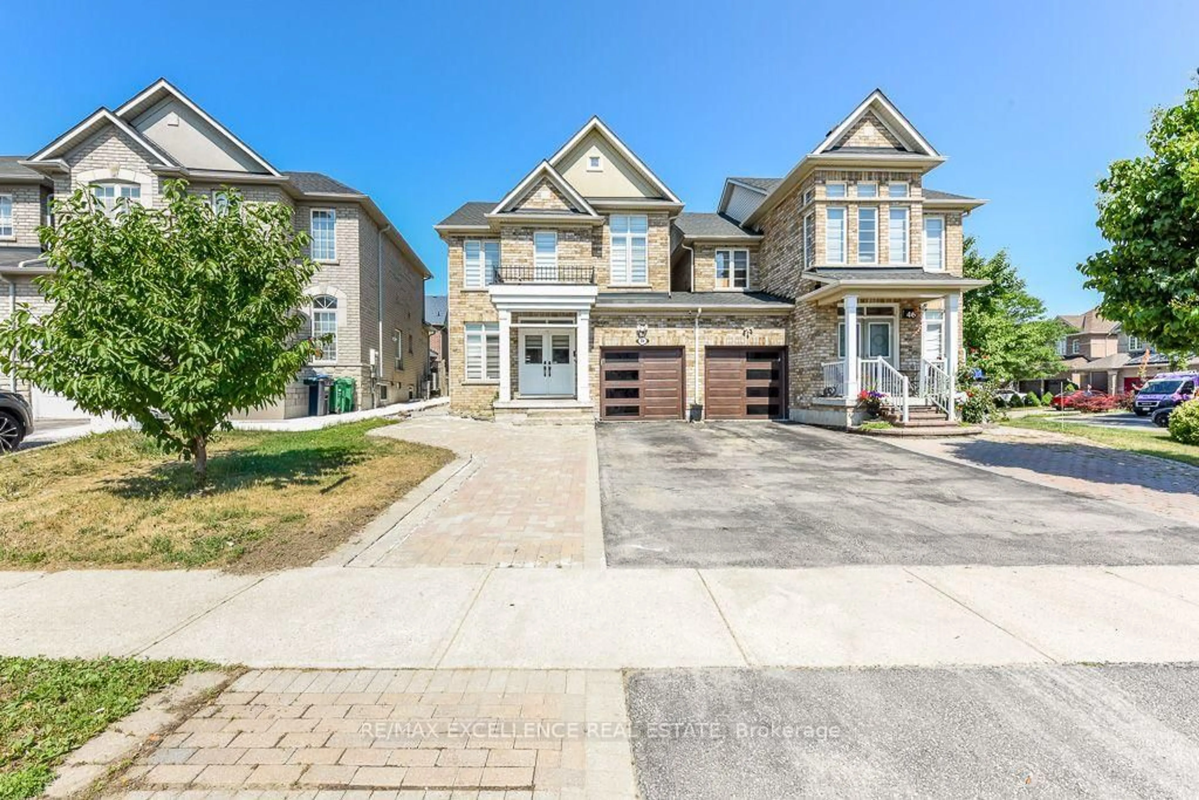 A pic from outside/outdoor area/front of a property/back of a property/a pic from drone, street for 44 Overture Lane, Brampton Ontario L6S 6H8