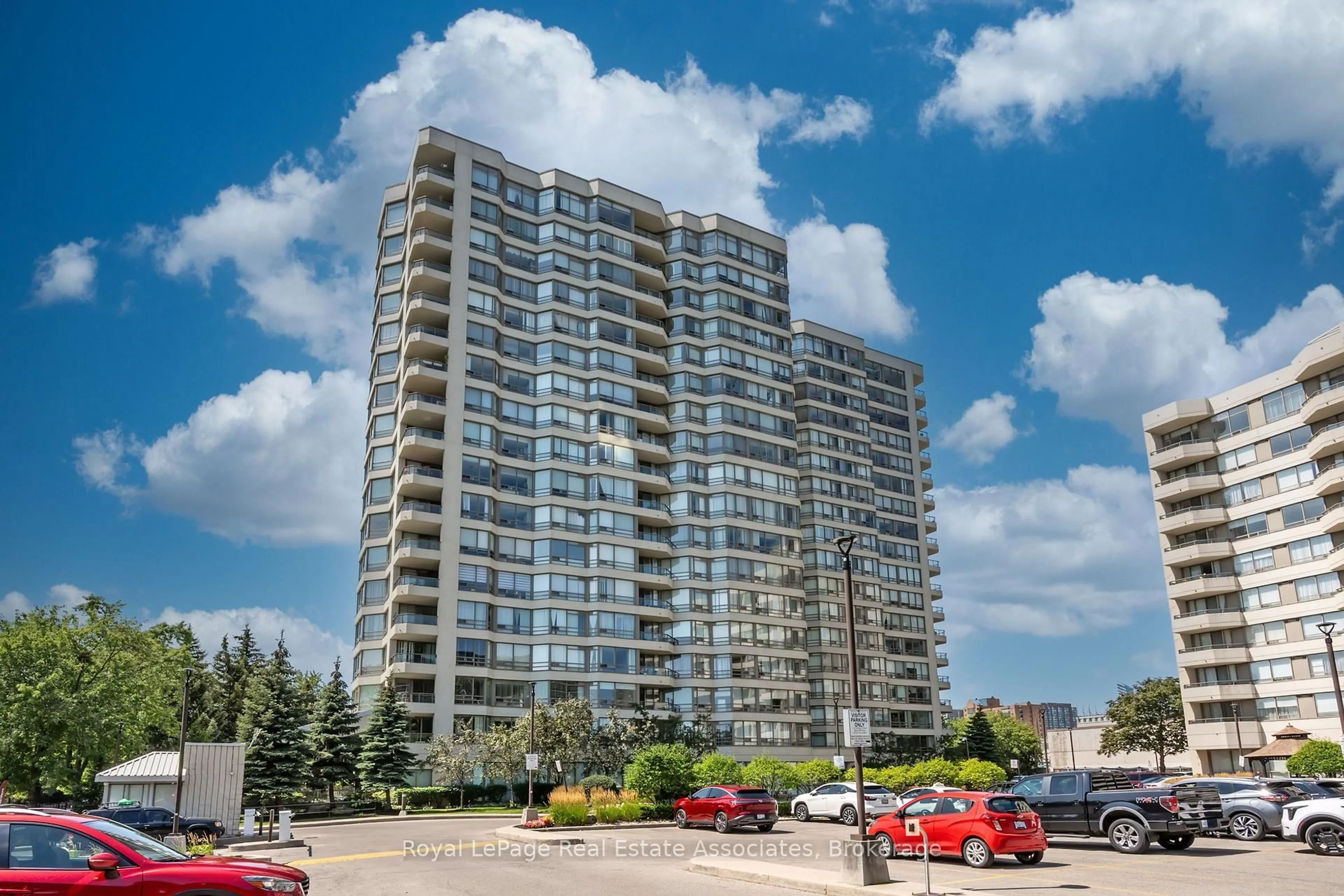 Unknown for 75 King St #1611, Mississauga Ontario L5A 4G5