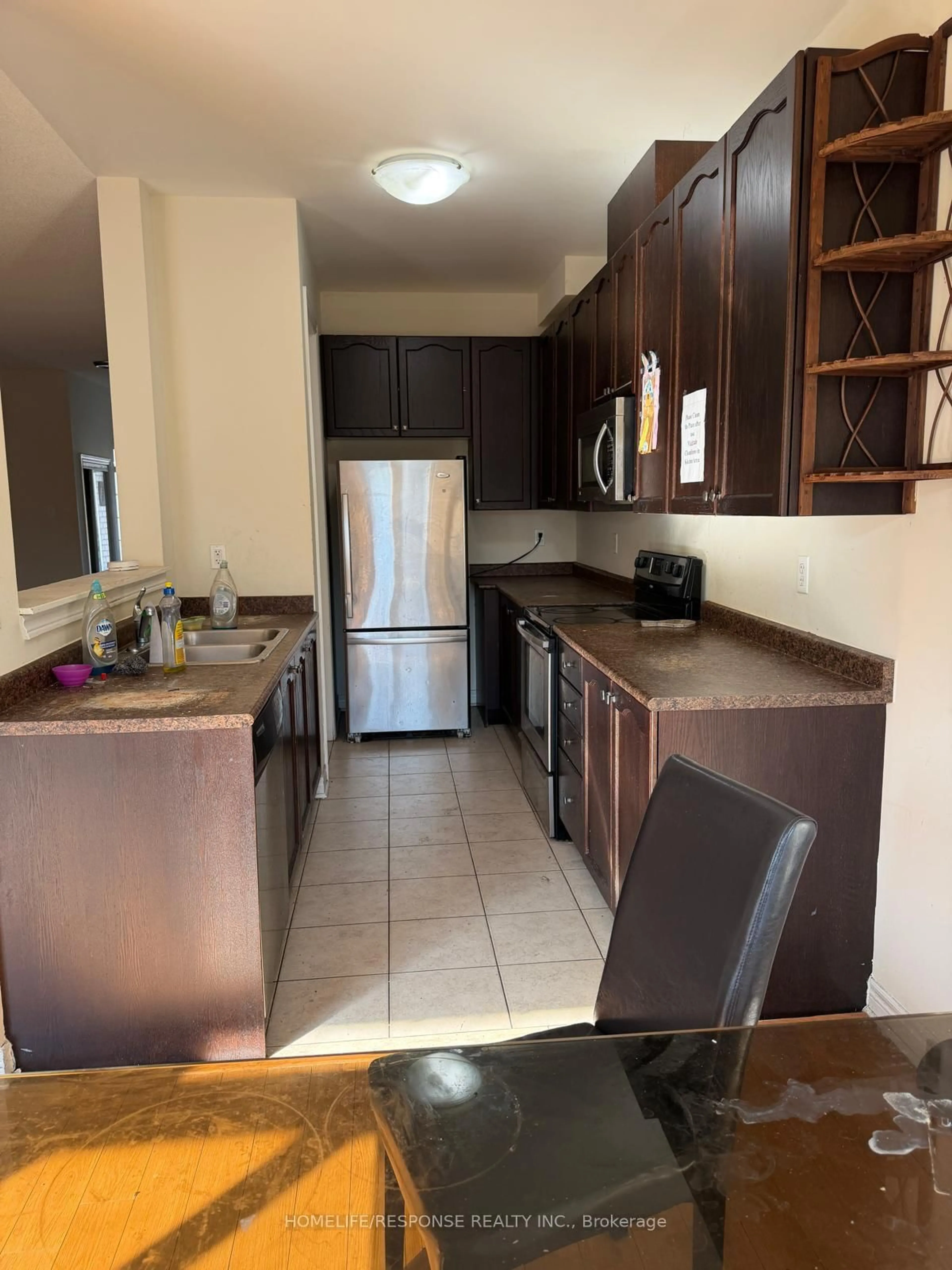 Standard kitchen, unknown for 4694 CENTRETOWN Way, Mississauga Ontario L5R 0C9