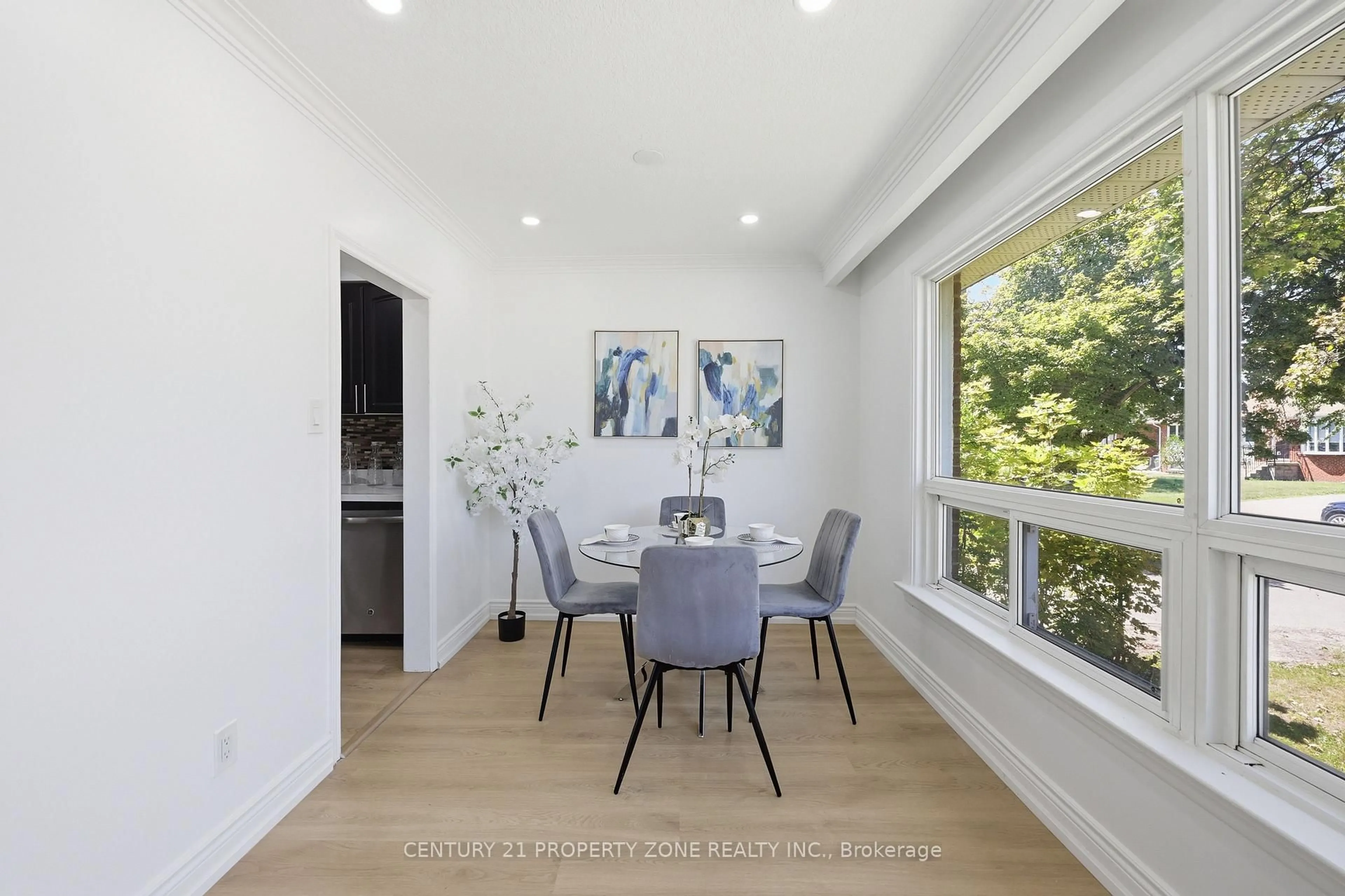 Dining room, unknown for 45 Brisco St, Brampton Ontario L6V 1X1