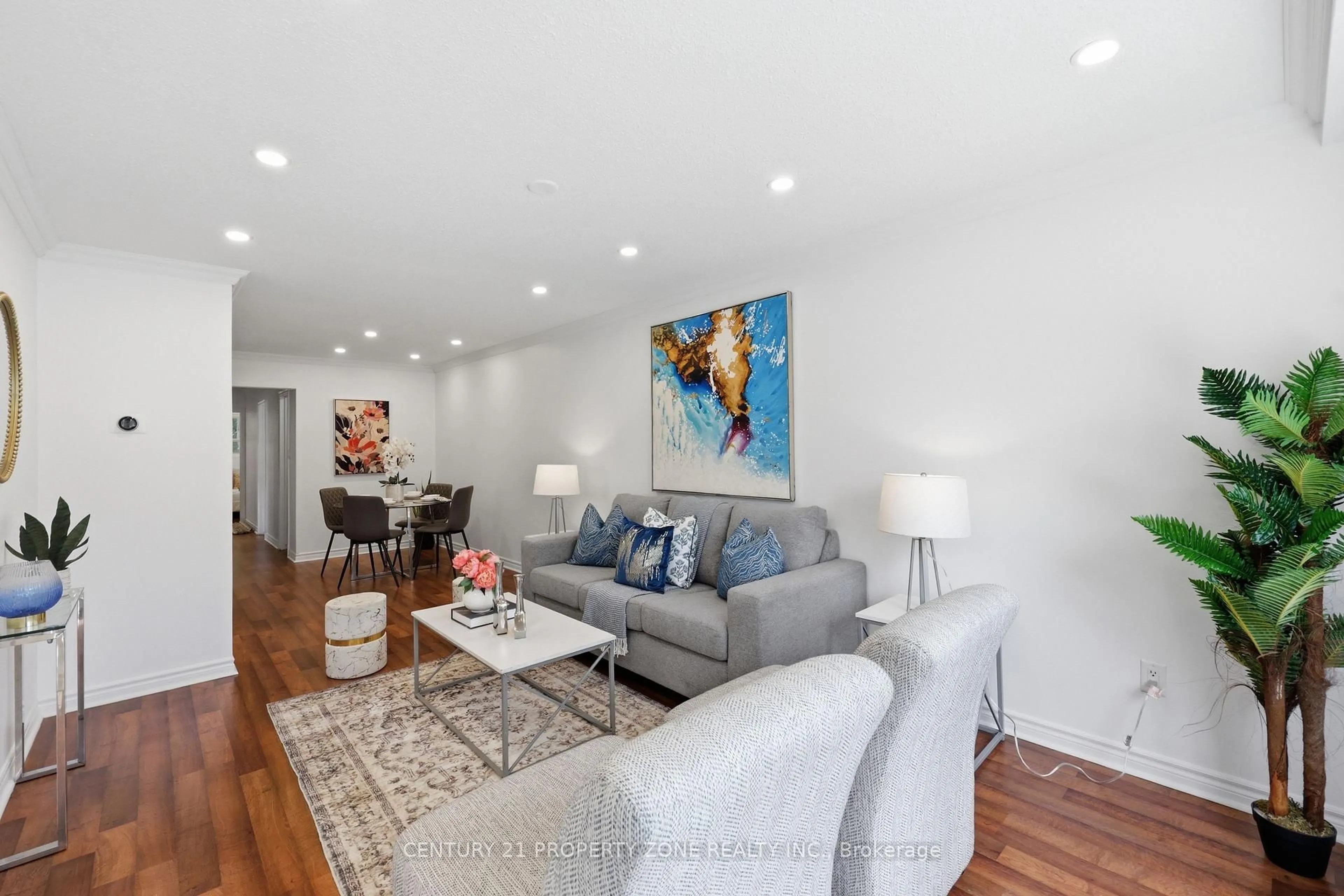 Living room with furniture, unknown for 2600 Lundene Rd, Mississauga Ontario L5J 1P8