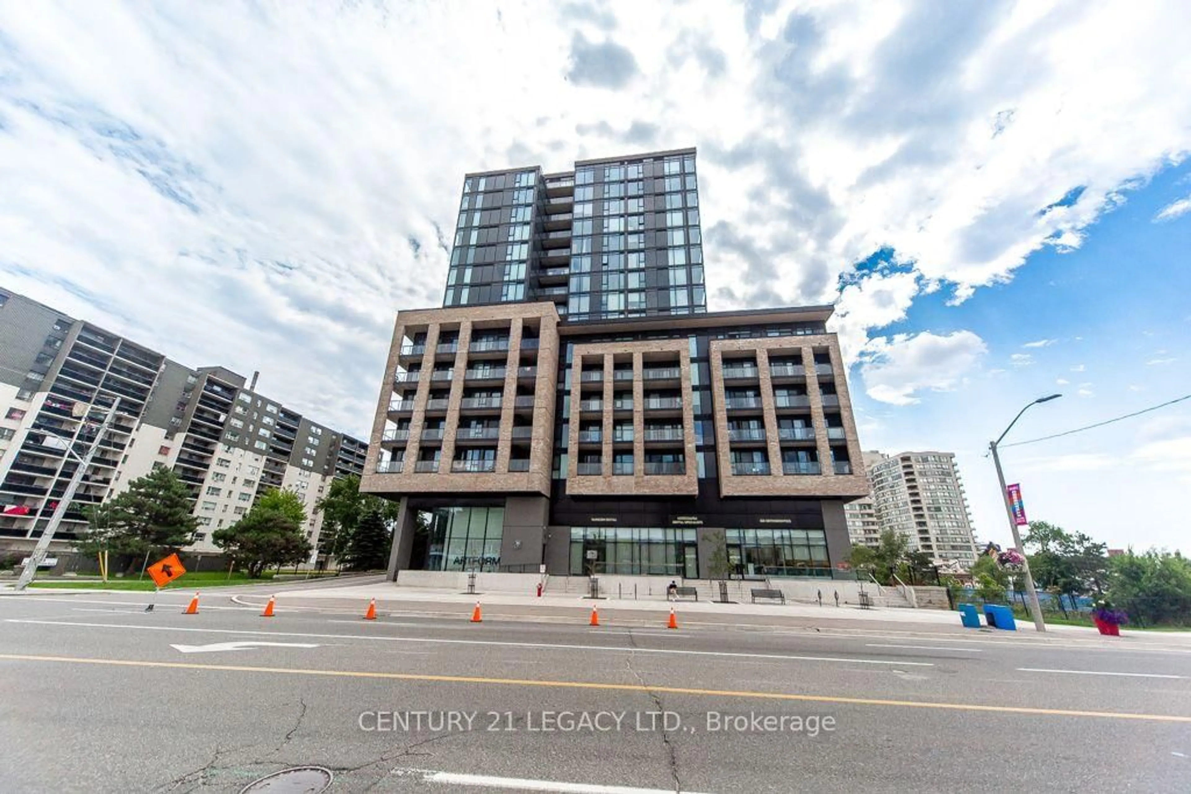 Unknown for 86 Dundas St #821, Mississauga Ontario L5A 1W4