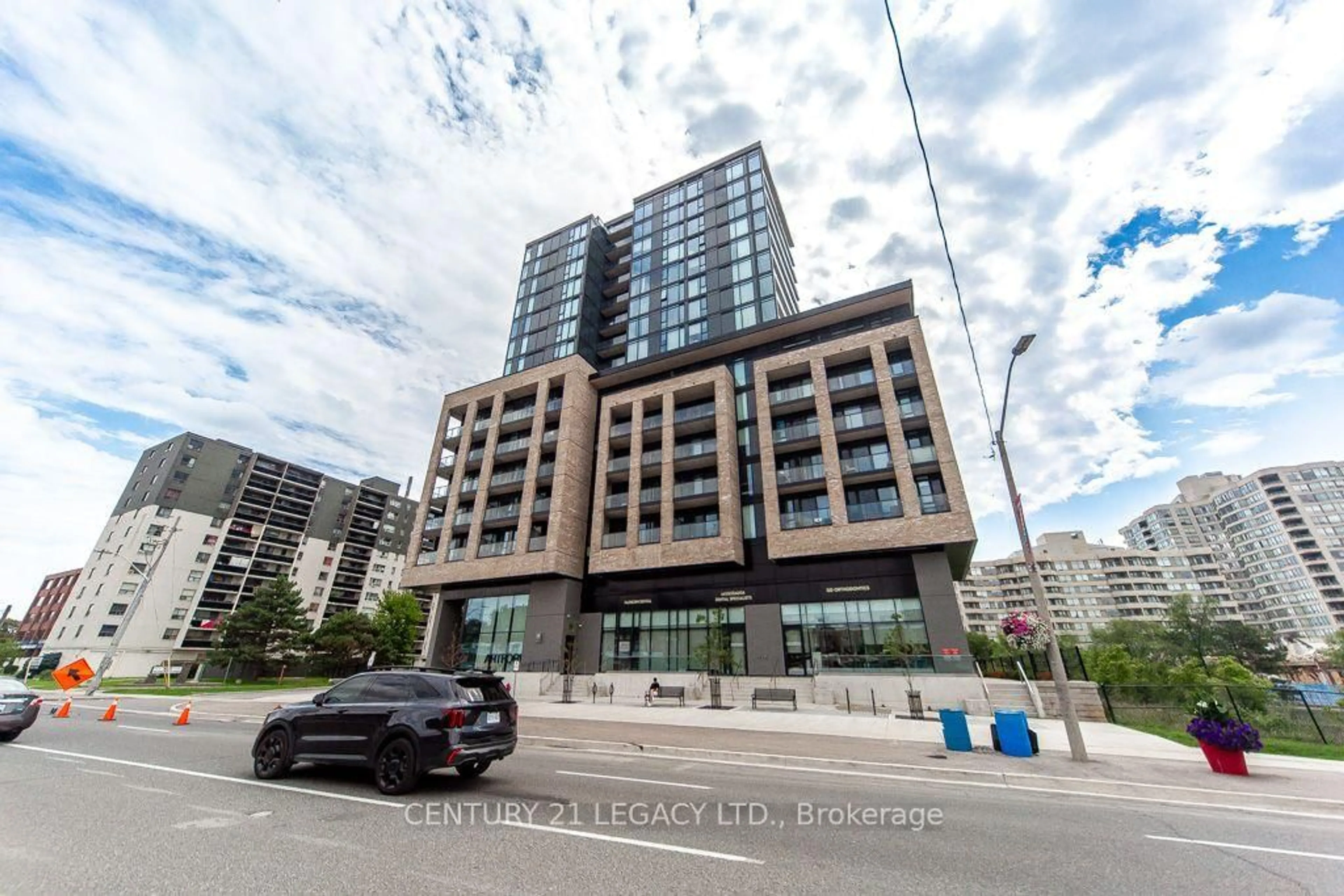 Unknown for 86 Dundas St #821, Mississauga Ontario L5A 1W4