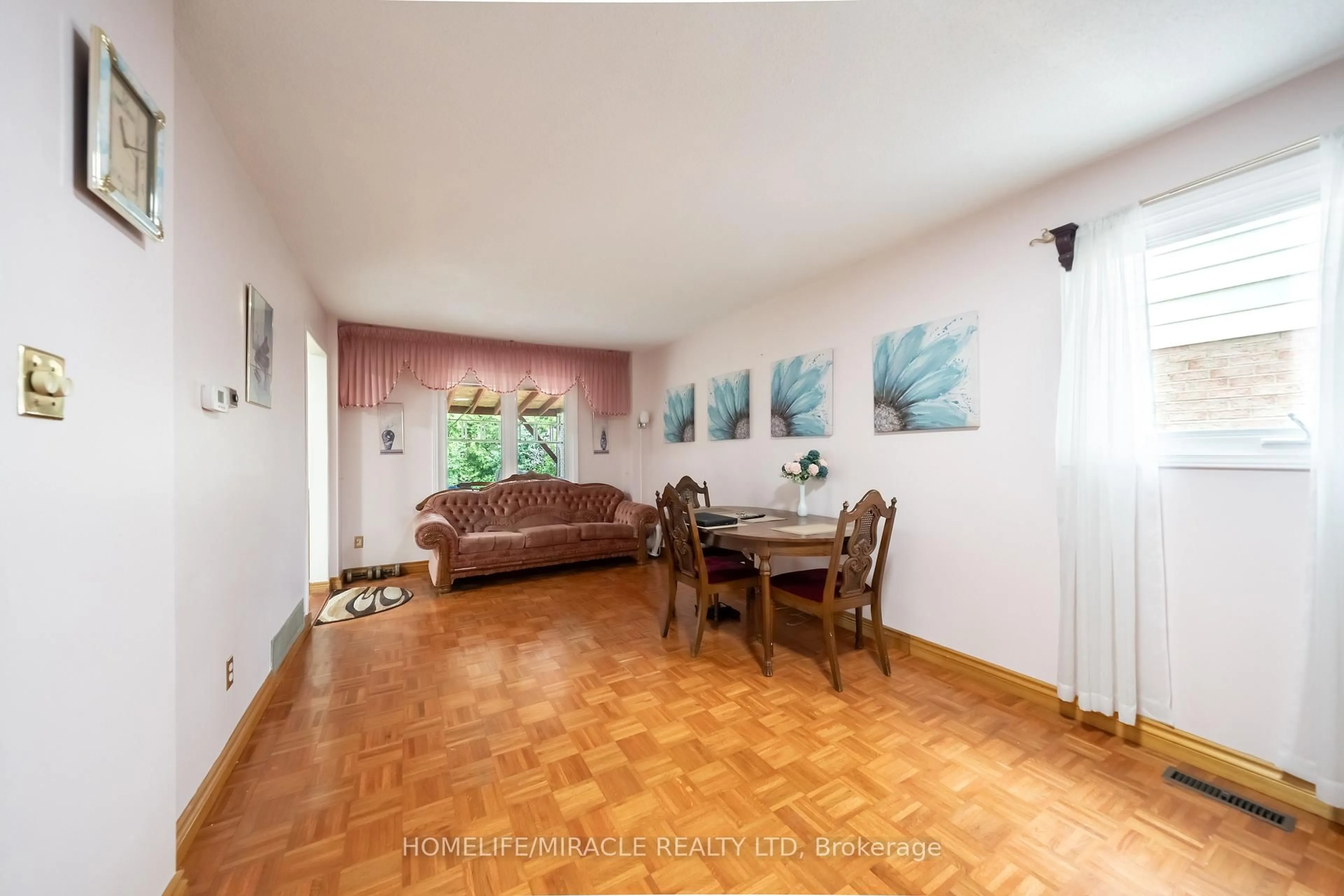 Dining room, unknown for 59 Martindale Cres, Brampton Ontario L6X 2V7