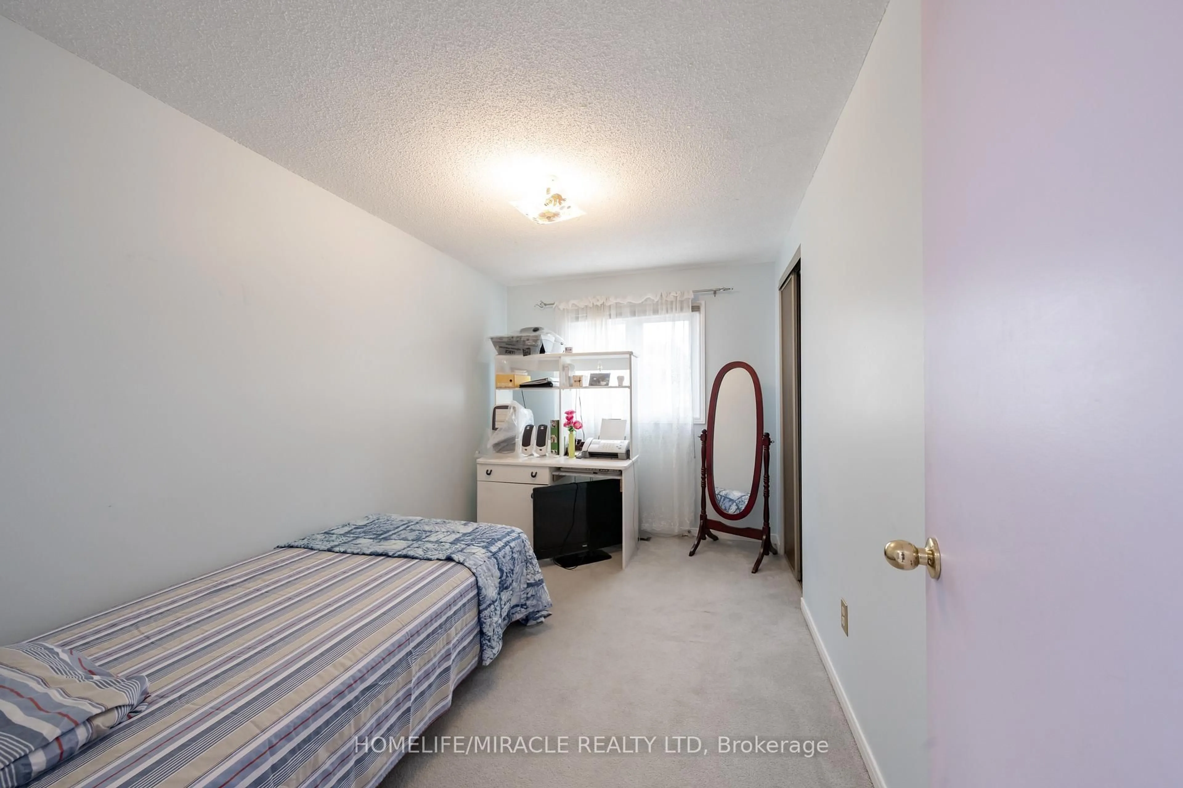 A pic of a room for 59 Martindale Cres, Brampton Ontario L6X 2V7