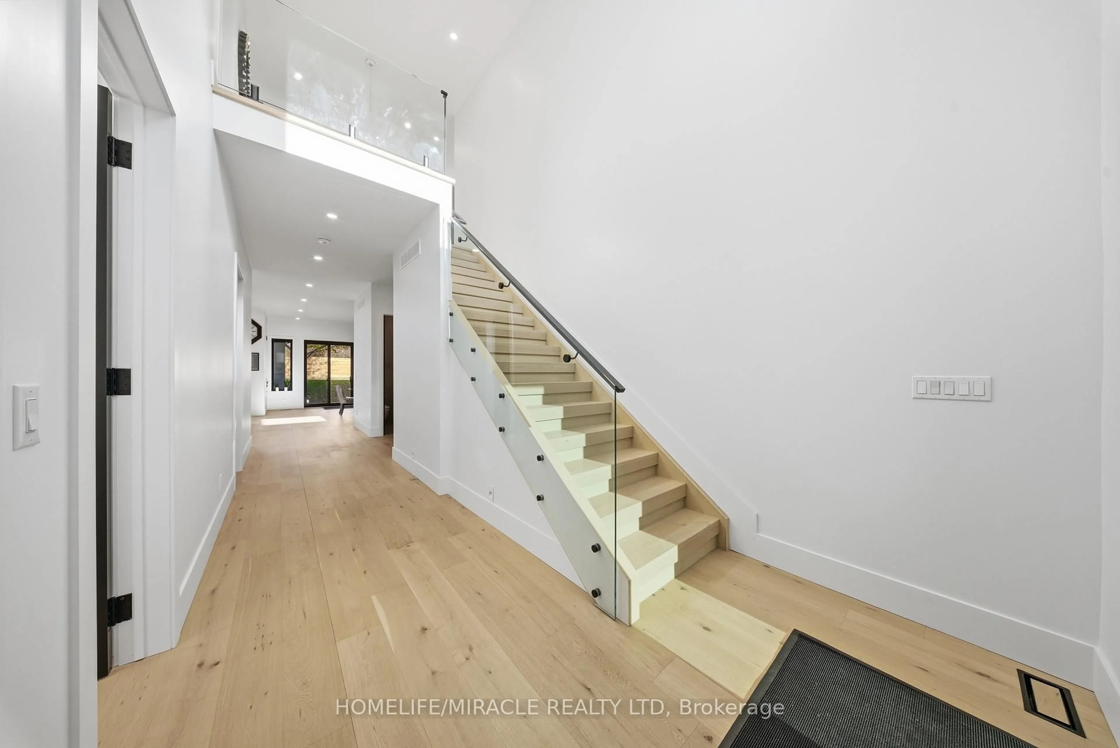 Unknown for 1653 Glenburnie Rd, Mississauga Ontario L5G 3E4