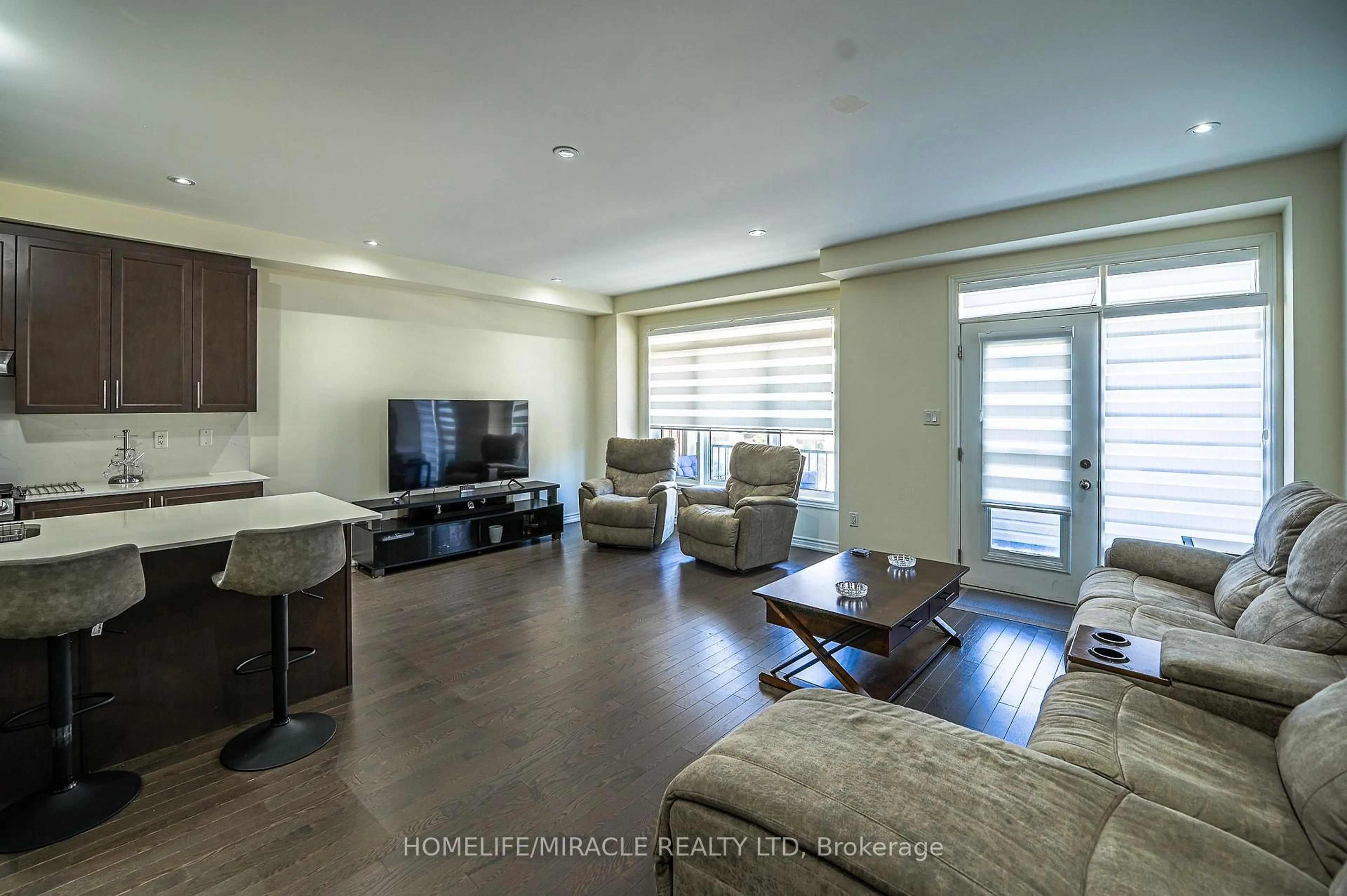 Living room with furniture, unknown for 23 Arrowview Dr, Brampton Ontario L7A 5H6