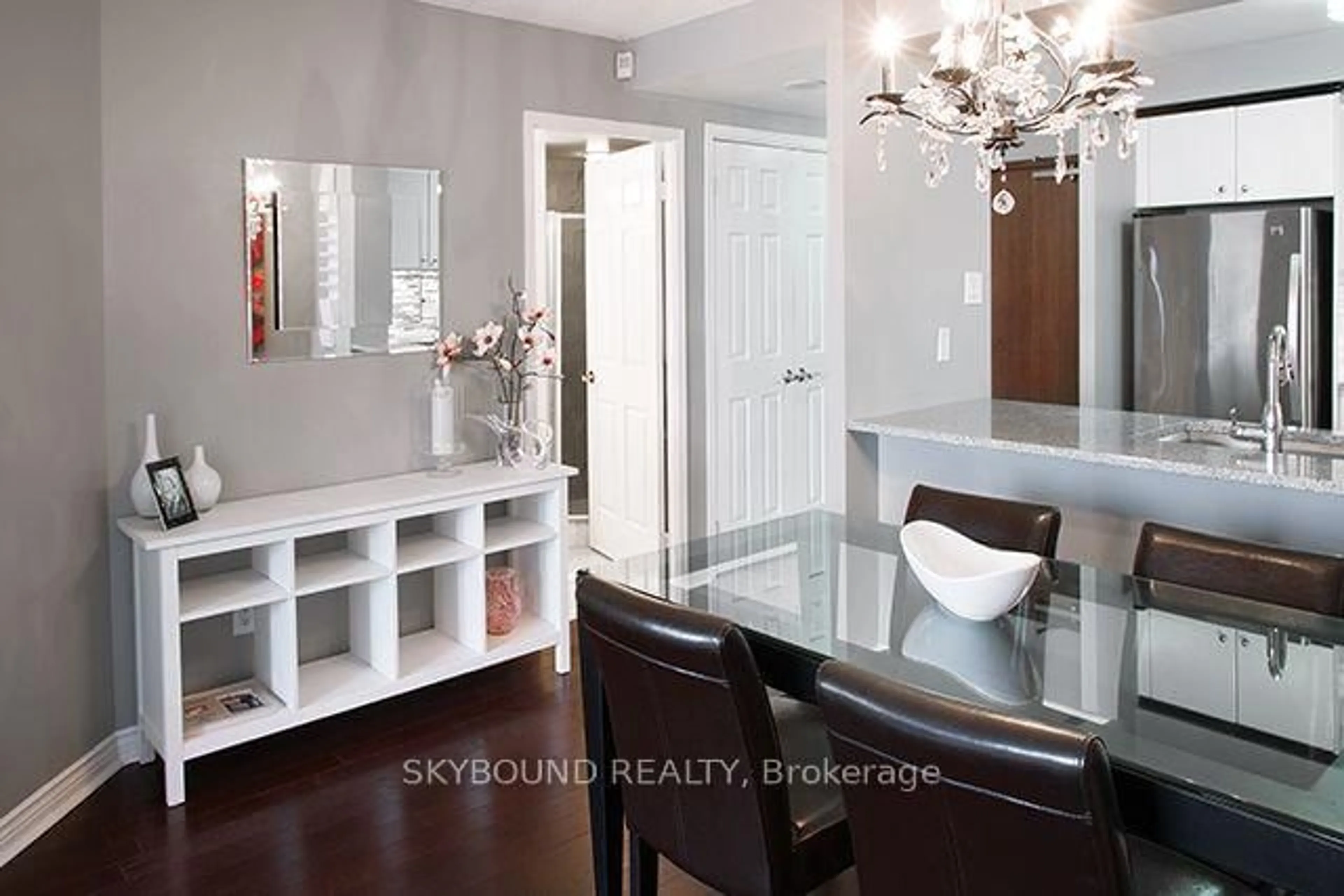 Indoor entryway for 2287 Lake Shore Blvd #505, Toronto Ontario M8V 3Y1