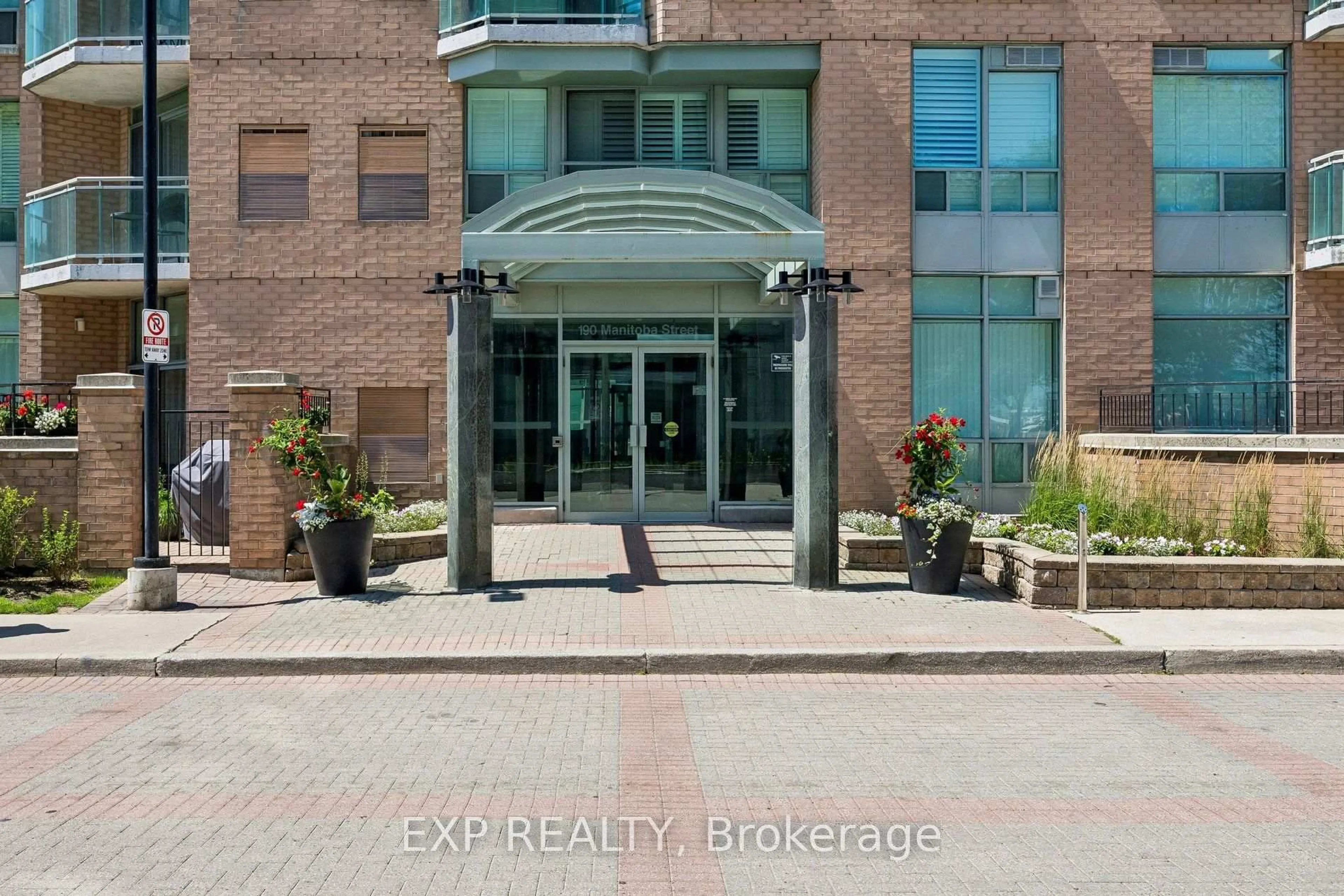 Unknown for 190 Manitoba St #311, Toronto Ontario M8Y 3Y8