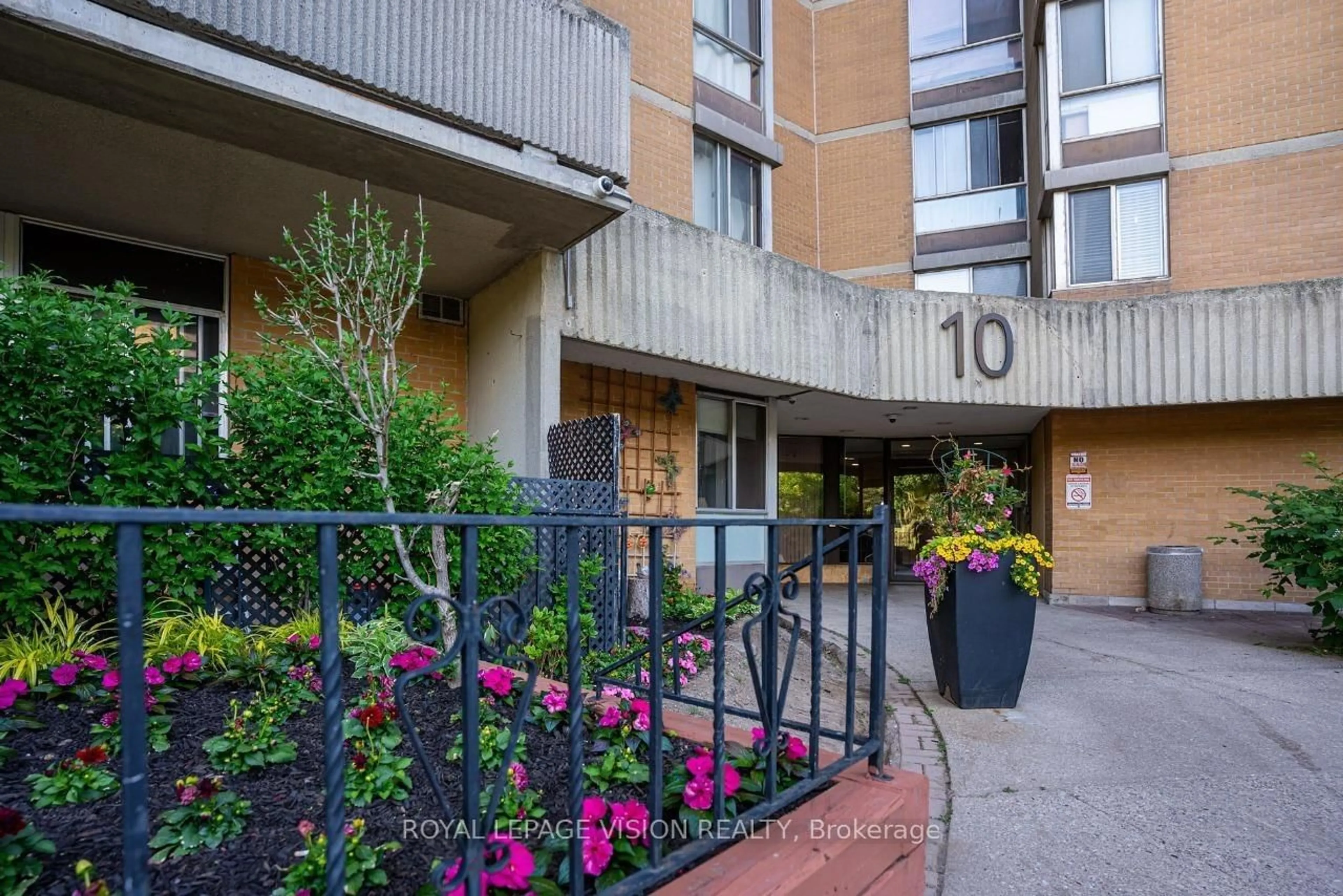 Patio, street for 10 Martha Eaton Way #2107, Toronto Ontario M6M 5B3