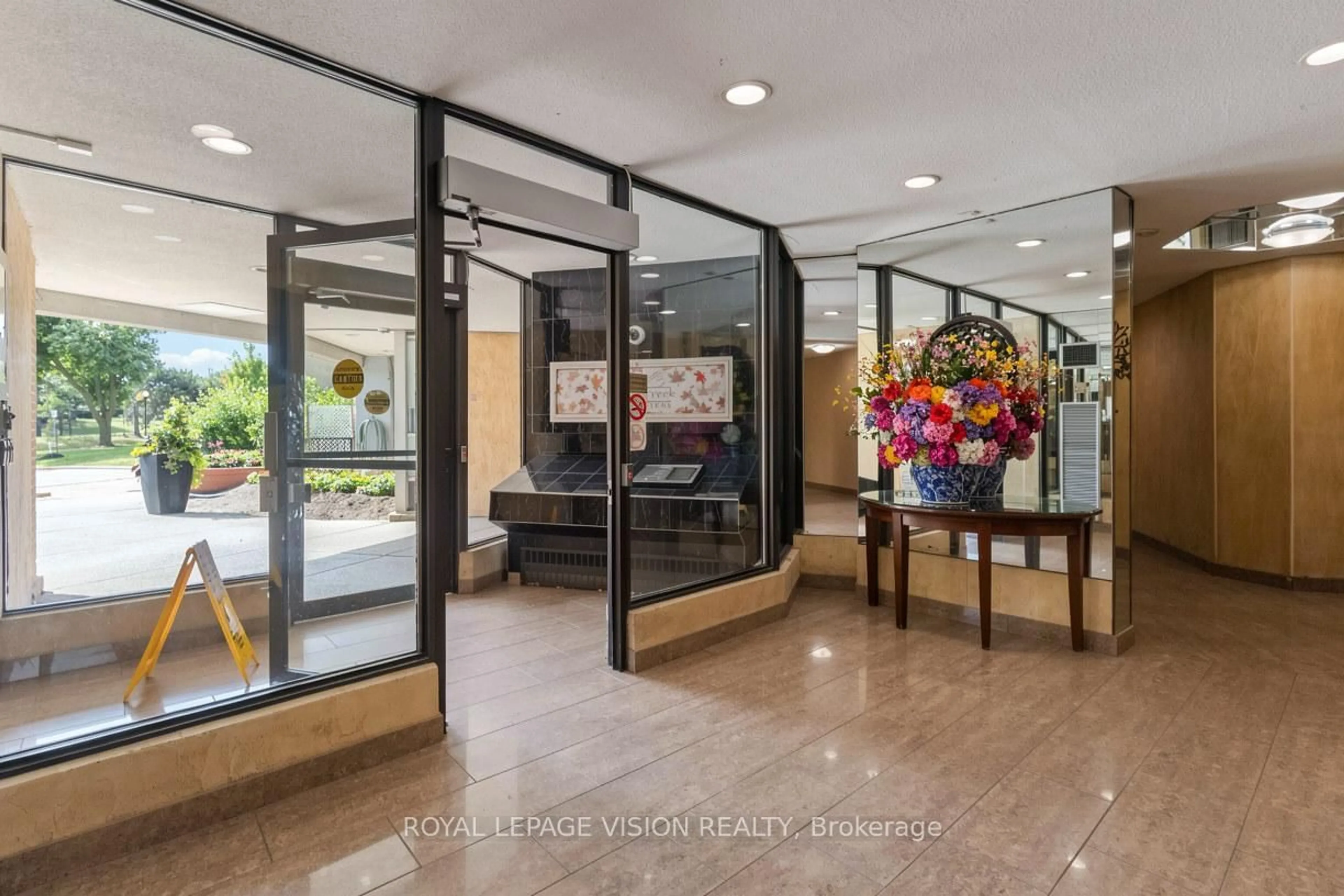 Indoor foyer for 10 Martha Eaton Way #2107, Toronto Ontario M6M 5B3