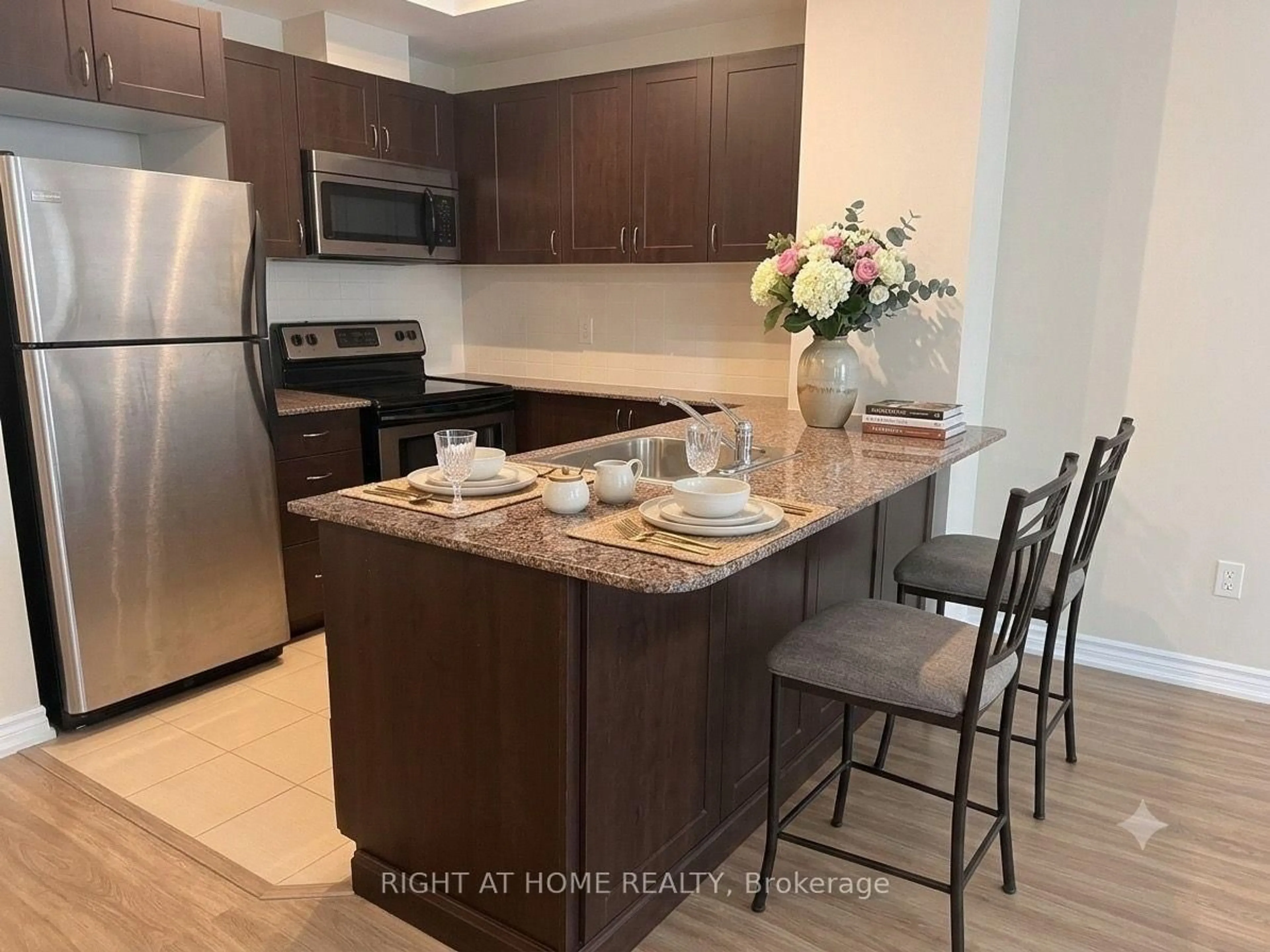 Open concept kitchen, unknown for 385 Prince Of Wales Dr #401, Mississauga Ontario L5B 0C6