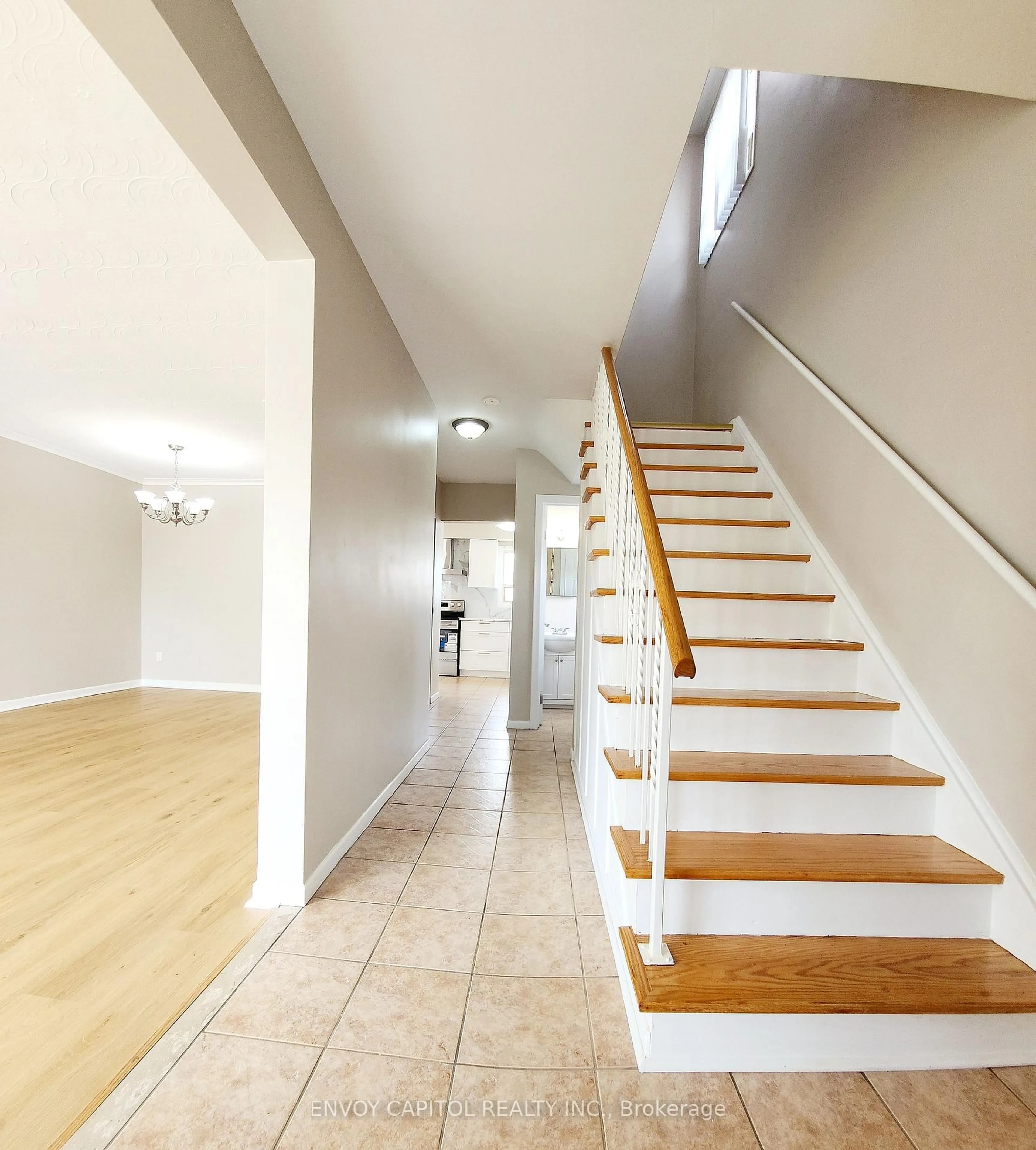 Unknown for 14 Faulkner Cres, Toronto Ontario M9M 2C1
