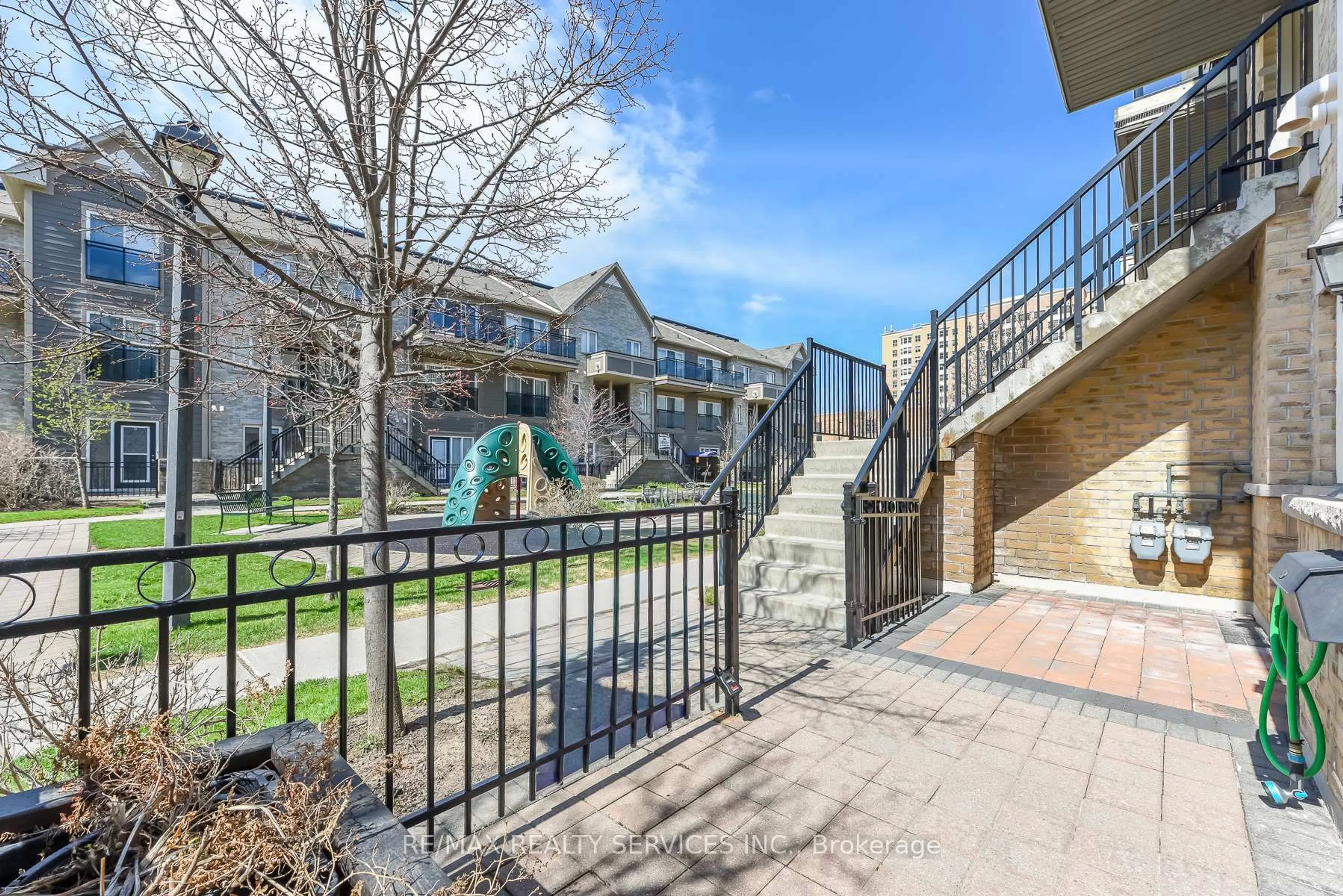 Patio, street for 2891 Rio Crt #84, Mississauga Ontario L5M 0S3