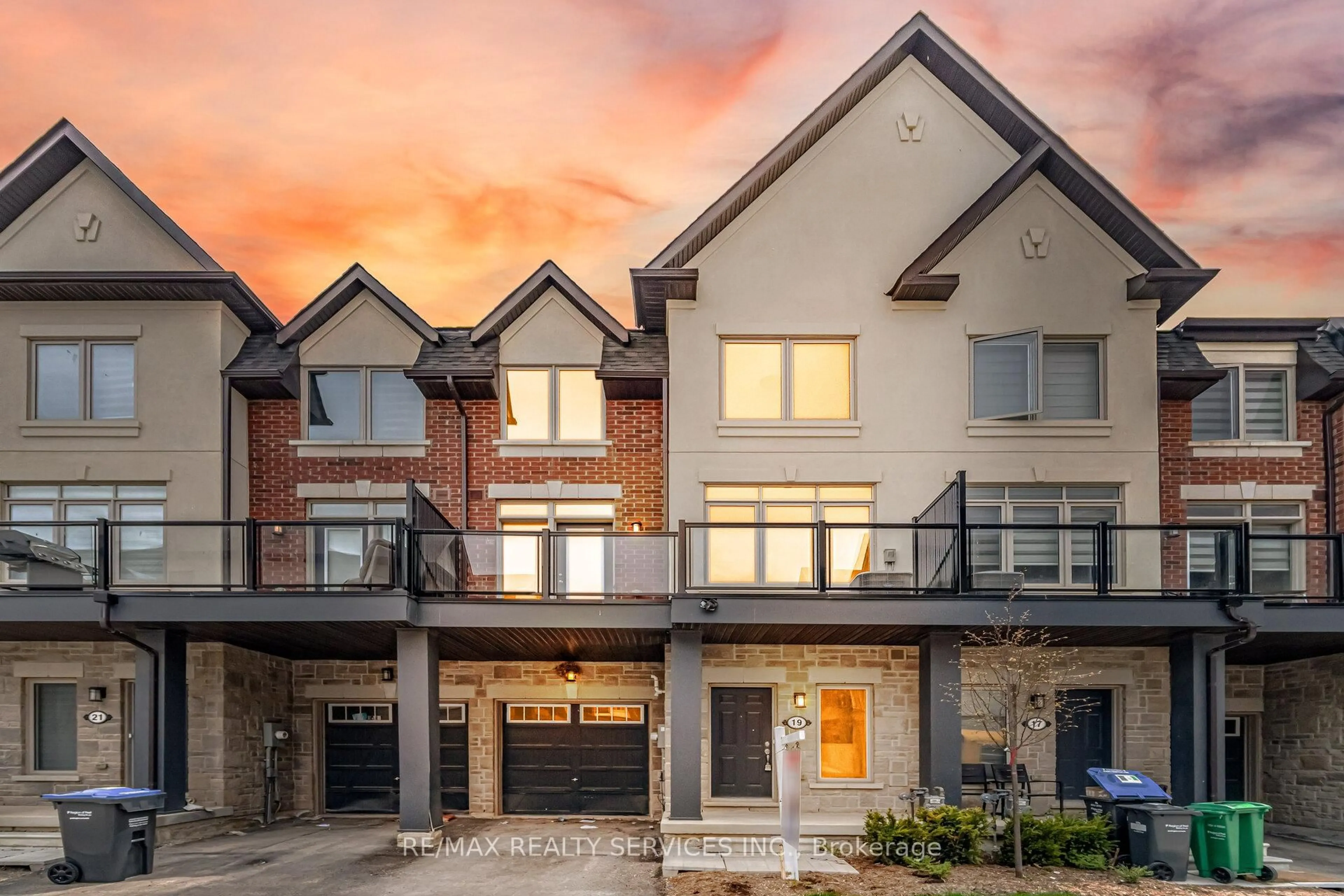 Home with brick exterior material, street for 19 Tiveron Ave, Caledon Ontario L7C 4L4