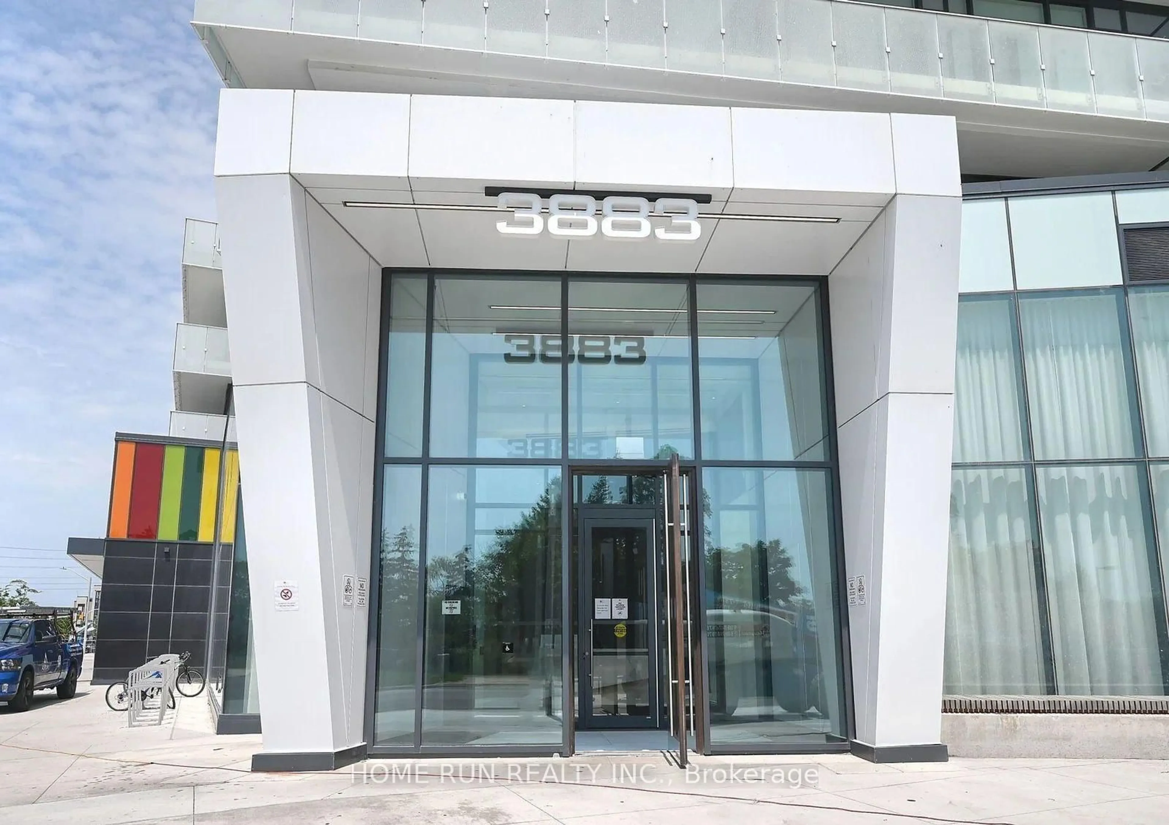 Indoor foyer for 3883 Quartz Rd #1707, Mississauga Ontario L5B 0M4