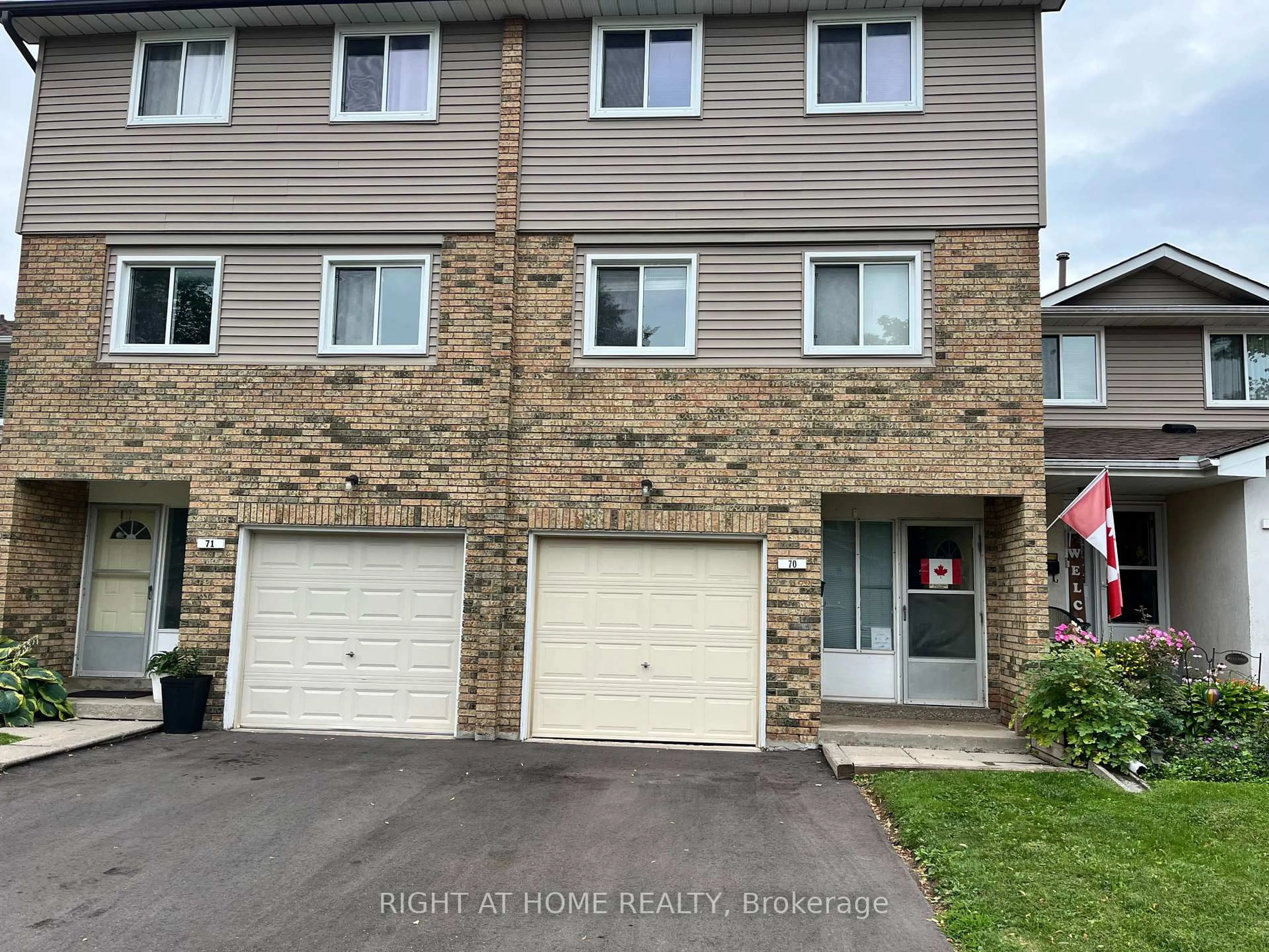 Unknown for 70 Carisbrooke Crt, Brampton Ontario L6S 3K1