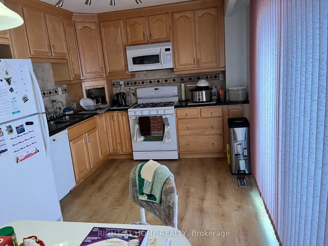 70 Carisbrooke Crt, Brampton 3