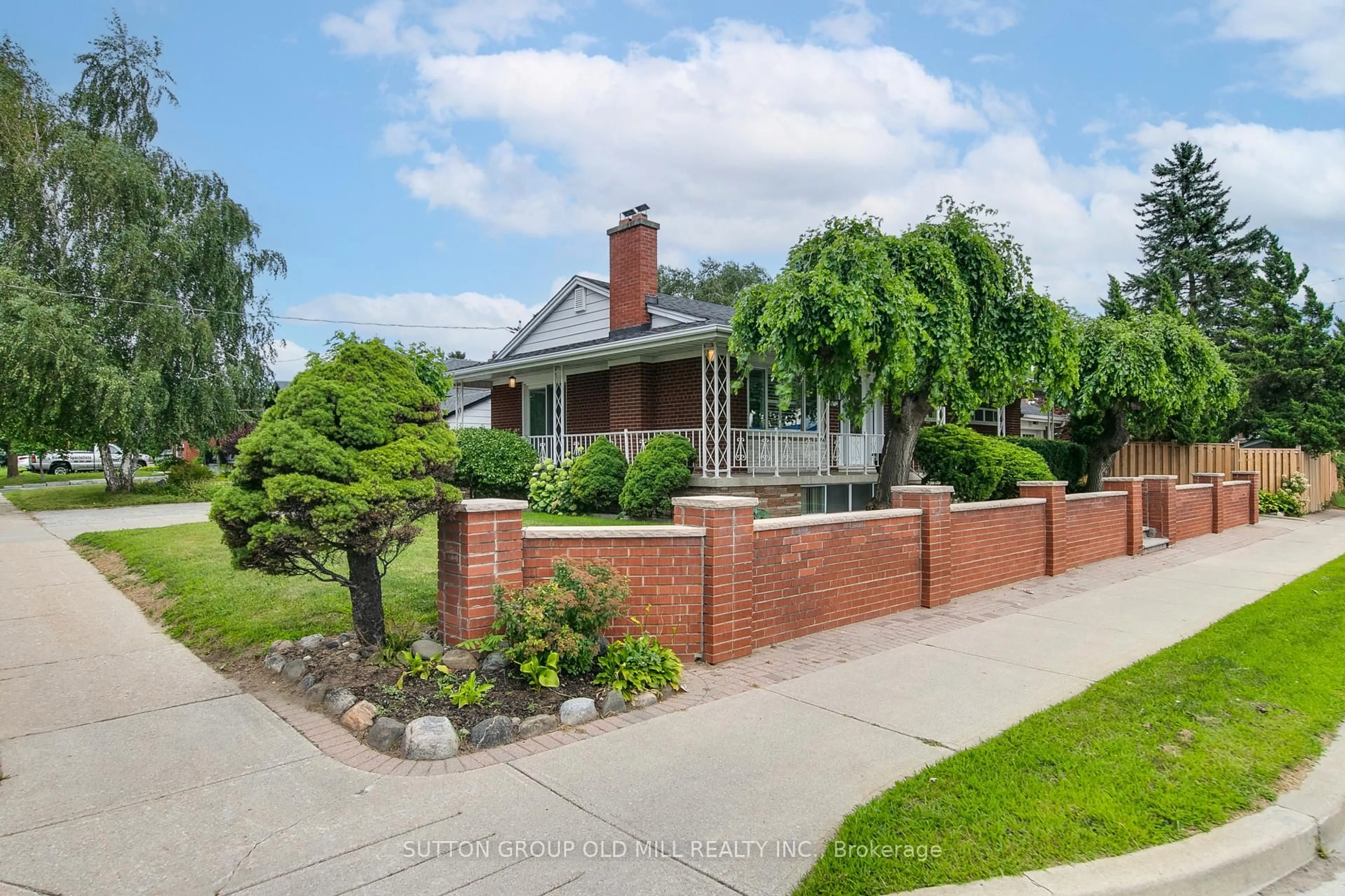 Home with brick exterior material, street for 993 Islington Ave, Toronto Ontario M8Z 4R1