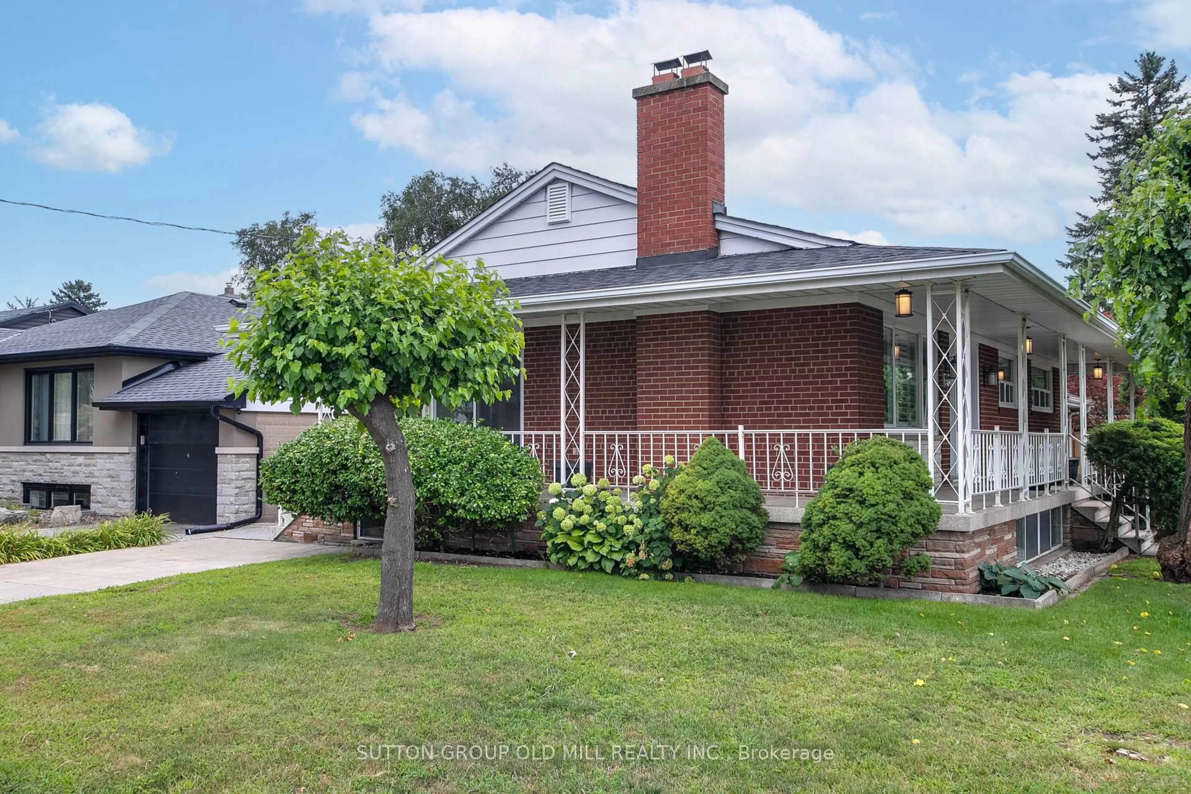 Home with brick exterior material, street for 993 Islington Ave, Toronto Ontario M8Z 4R1