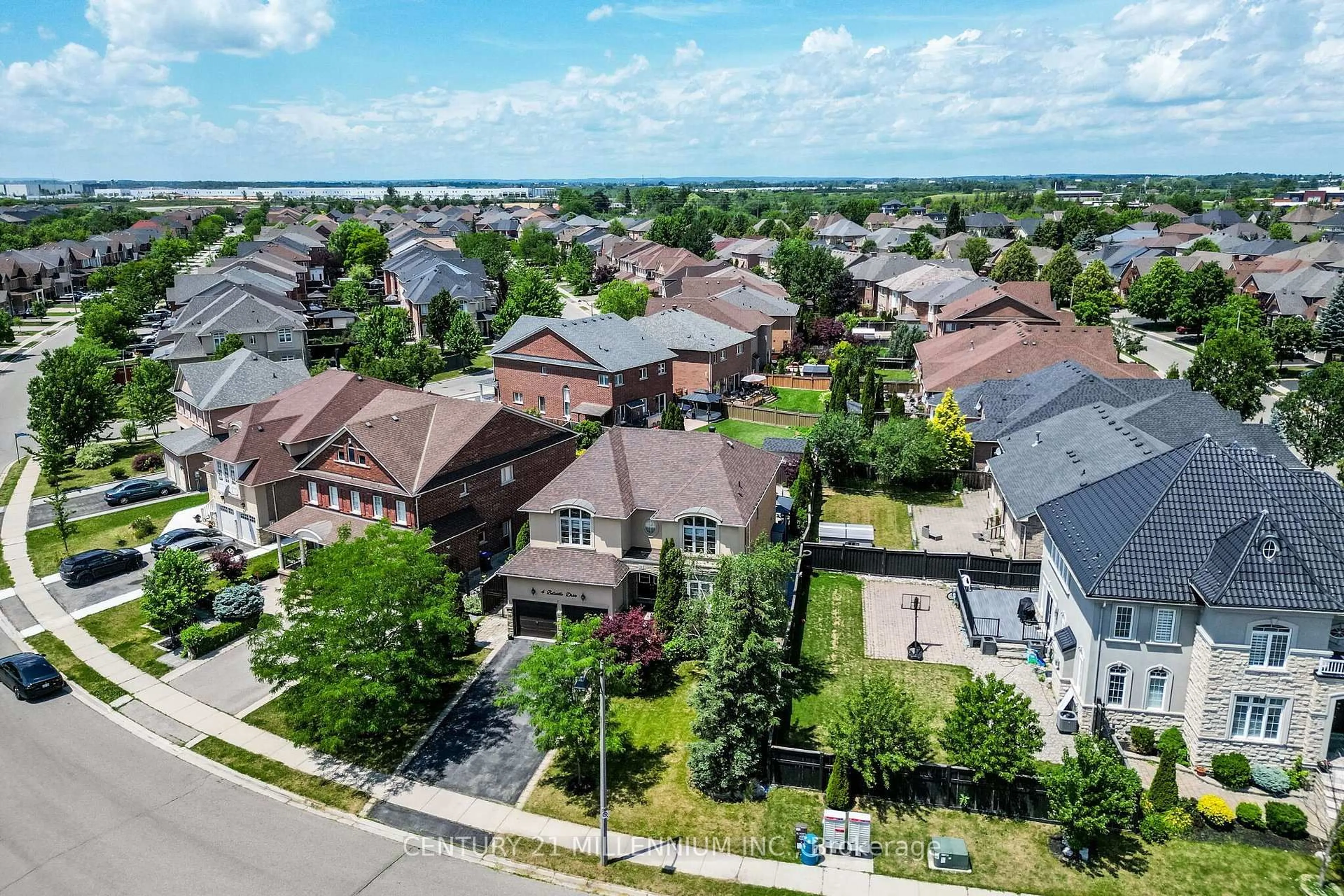 A pic from outside/outdoor area/front of a property/back of a property/a pic from drone, unknown for 4 Belleville Dr, Brampton Ontario L6P 1V7