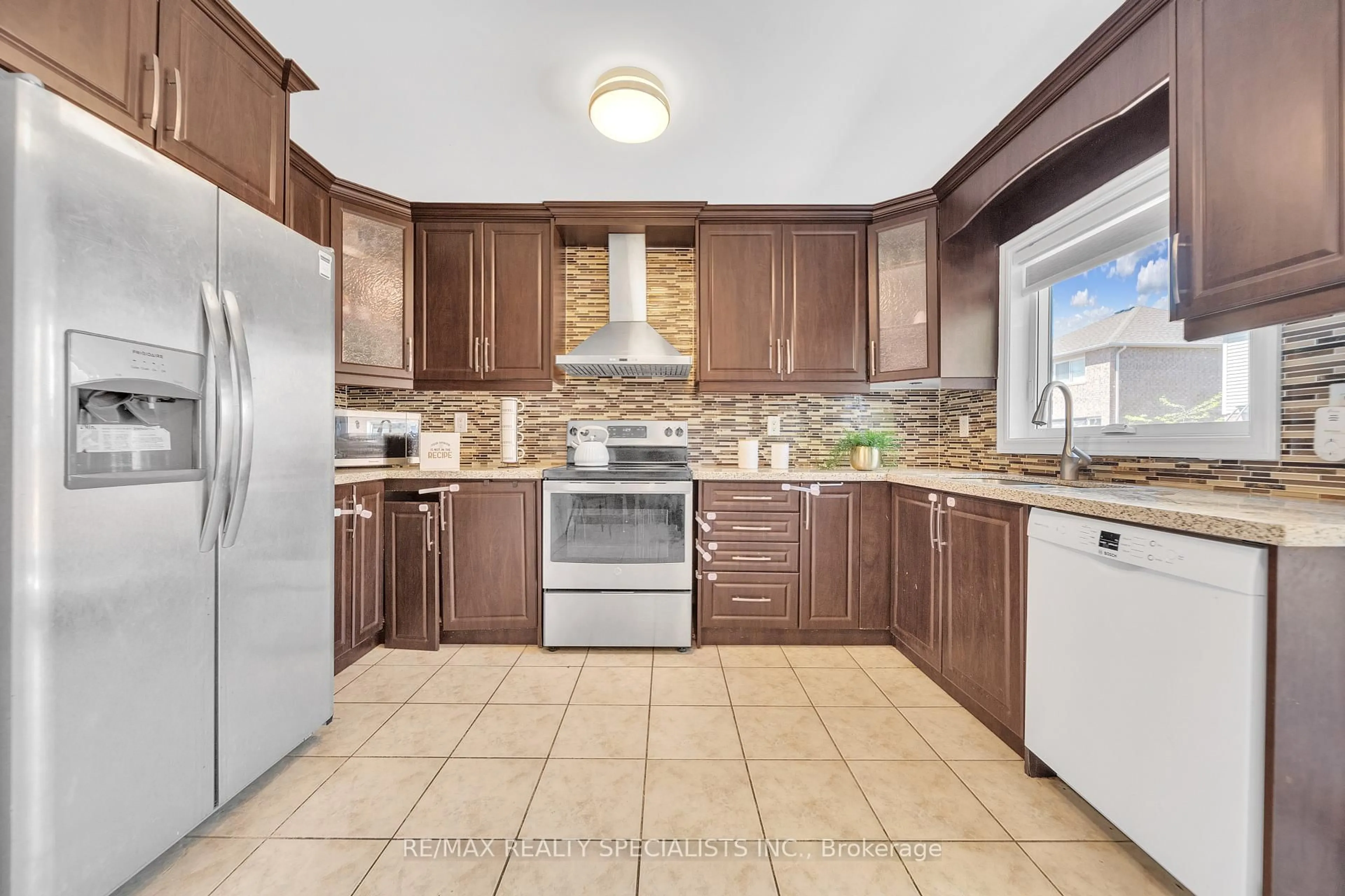 Unknown for 22 Clayborne Ave, Brampton Ontario L7A 1N8