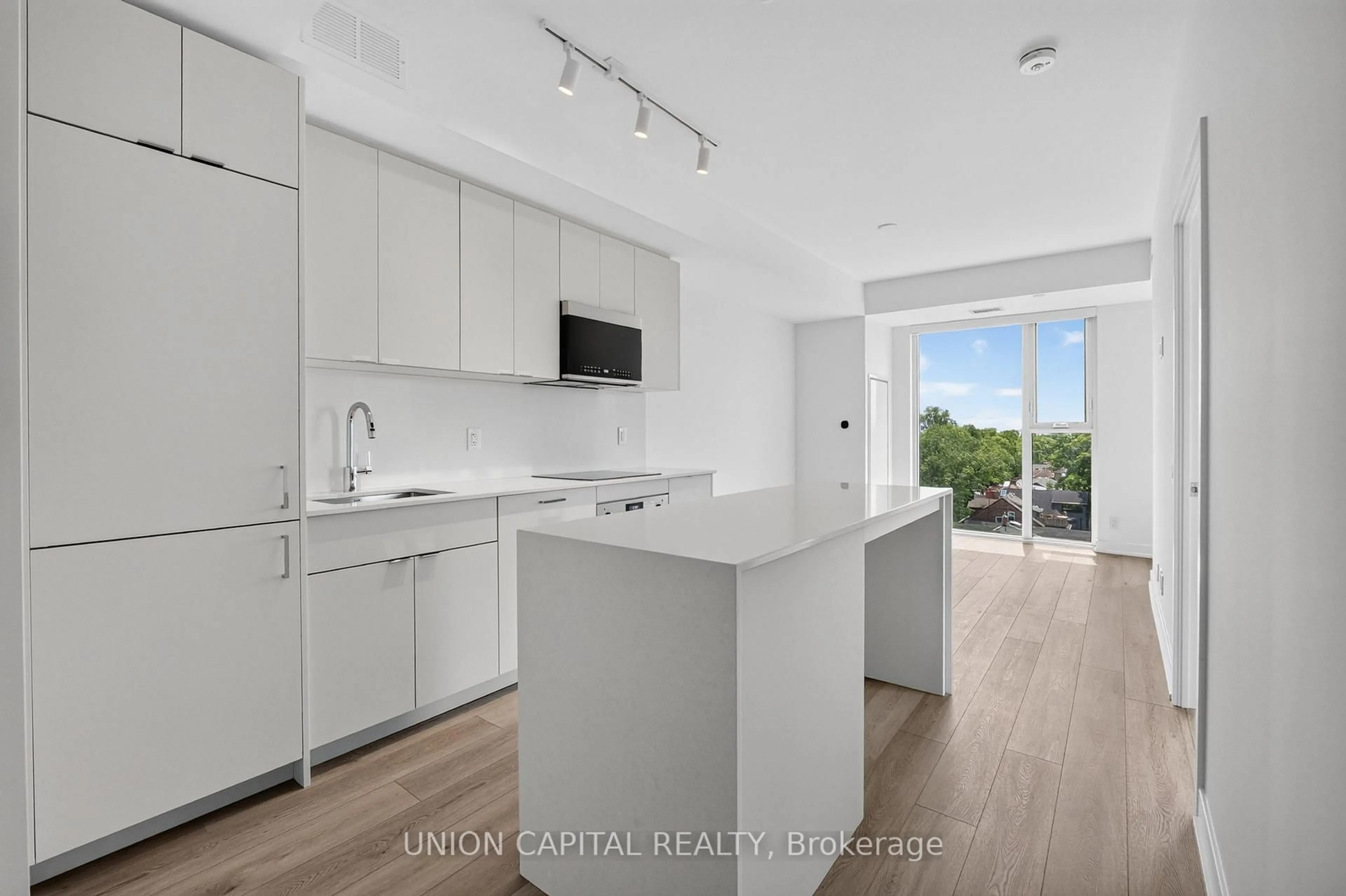 Open concept kitchen, unknown for 1660 Bloor St #910, Toronto Ontario M6P 0C6
