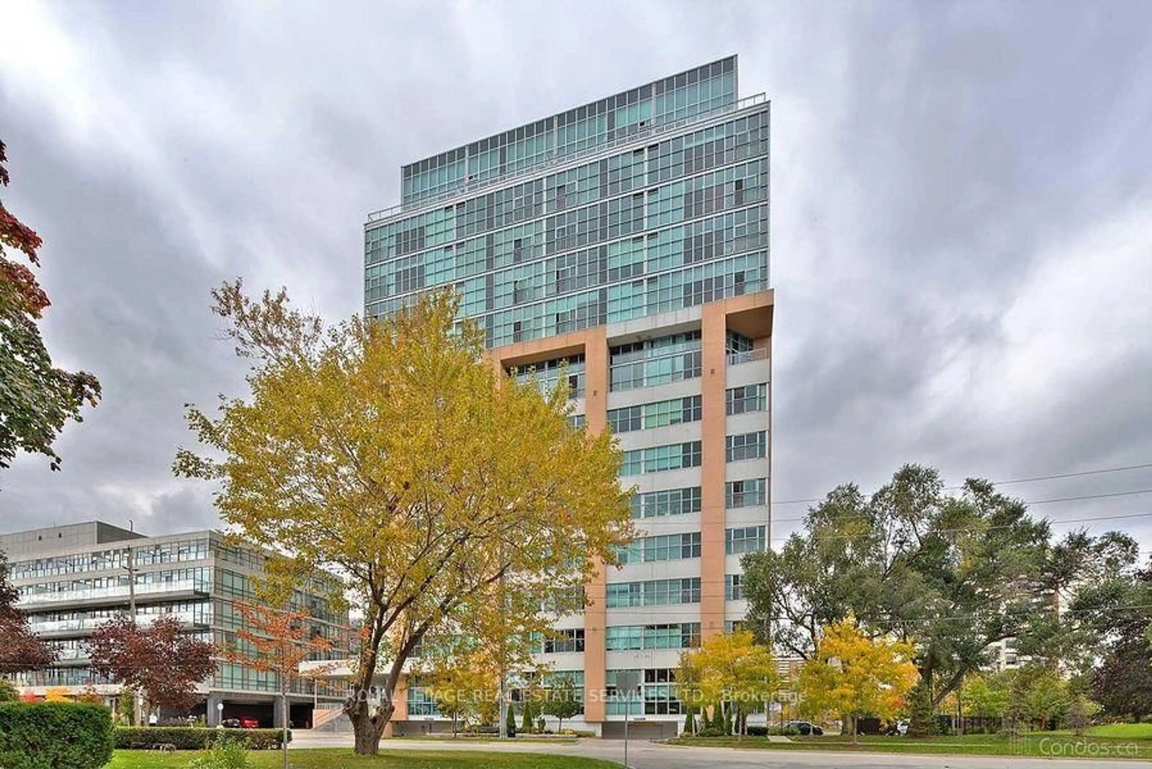 Indoor foyer for 2 Fieldway Rd #316, Toronto Ontario M8Z 3L1