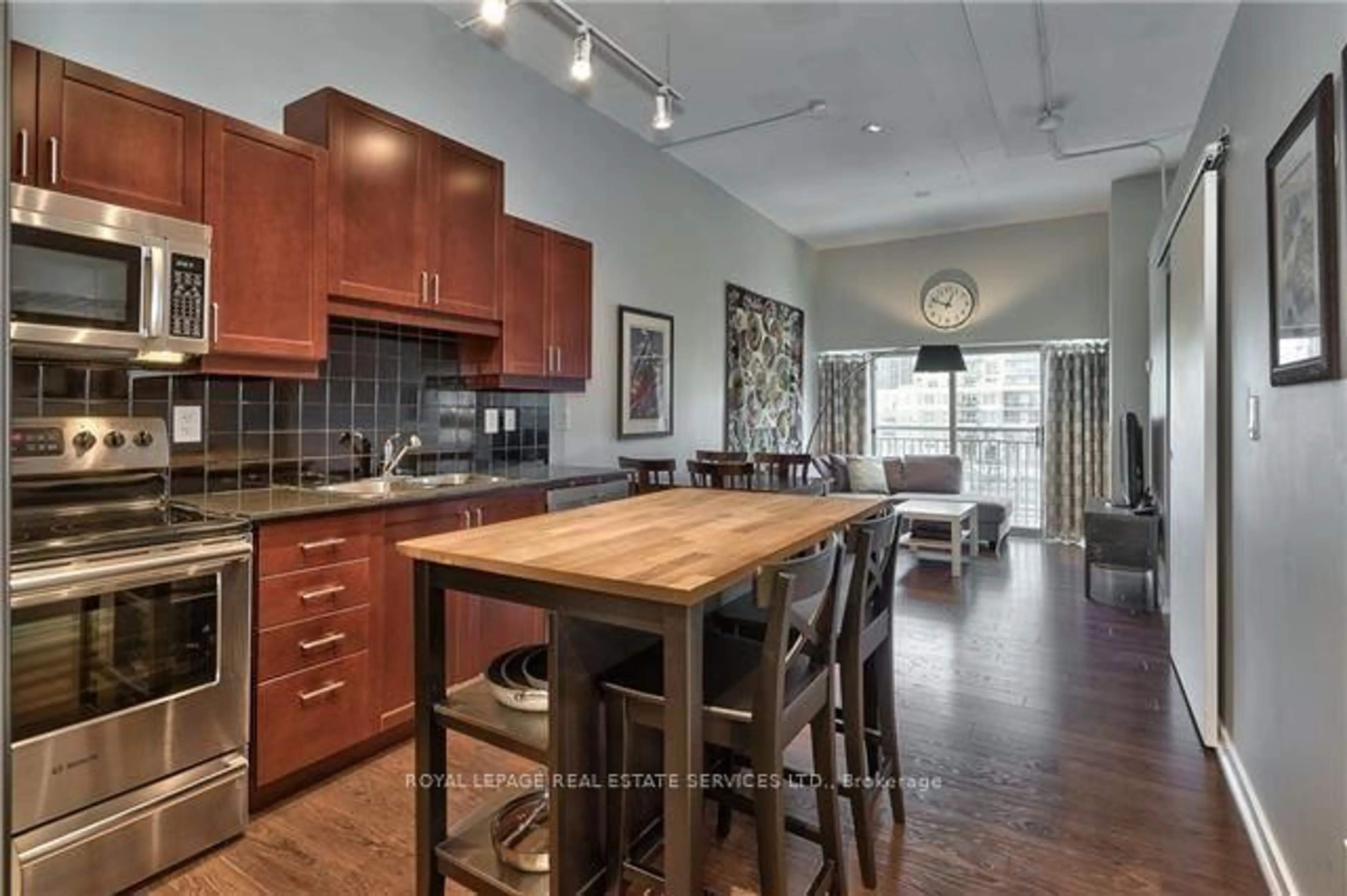 Open concept kitchen, unknown for 2 Fieldway Rd #316, Toronto Ontario M8Z 3L1