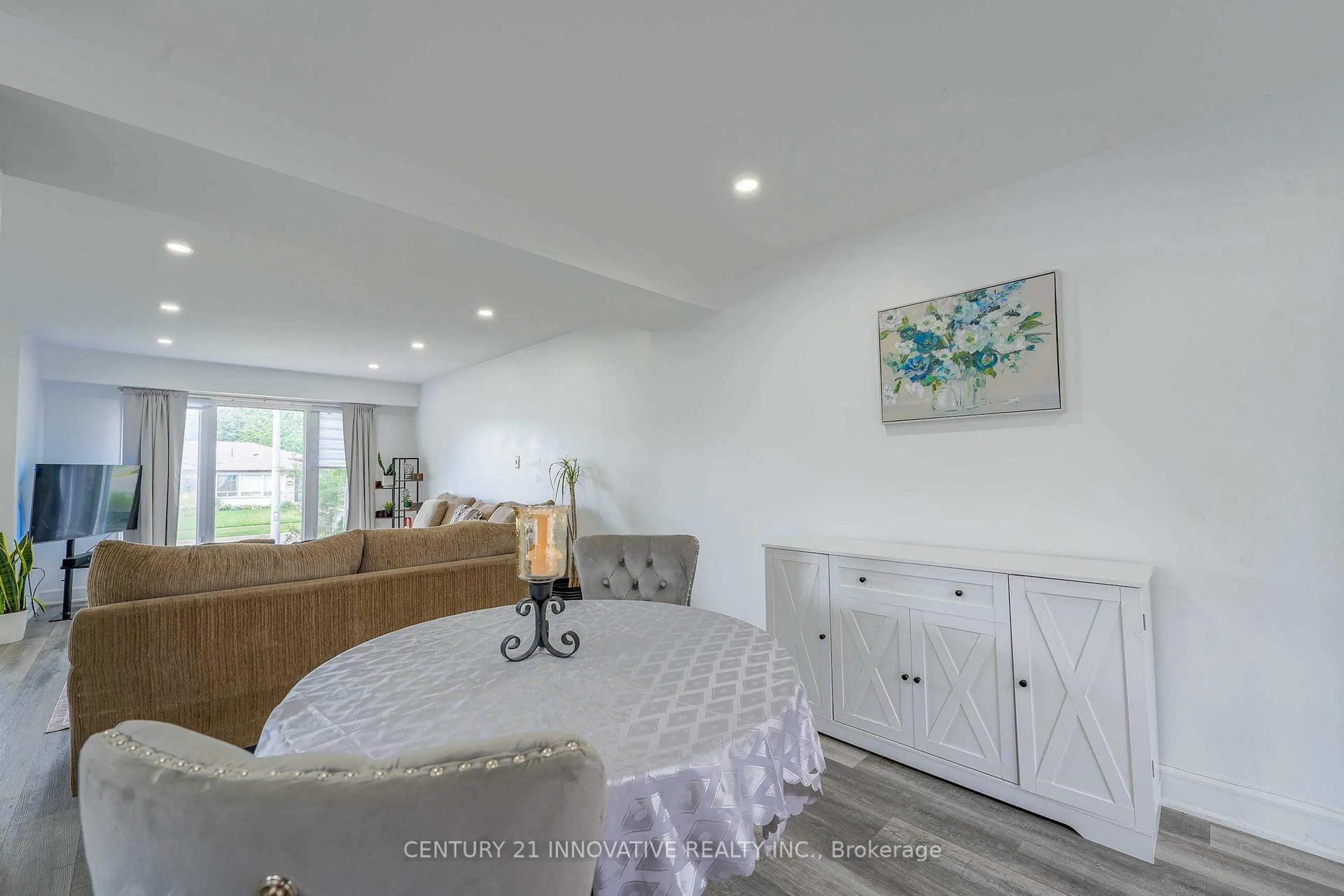 Dining room, unknown for 13 Dorset Dr, Brampton Ontario L6T 2Y1