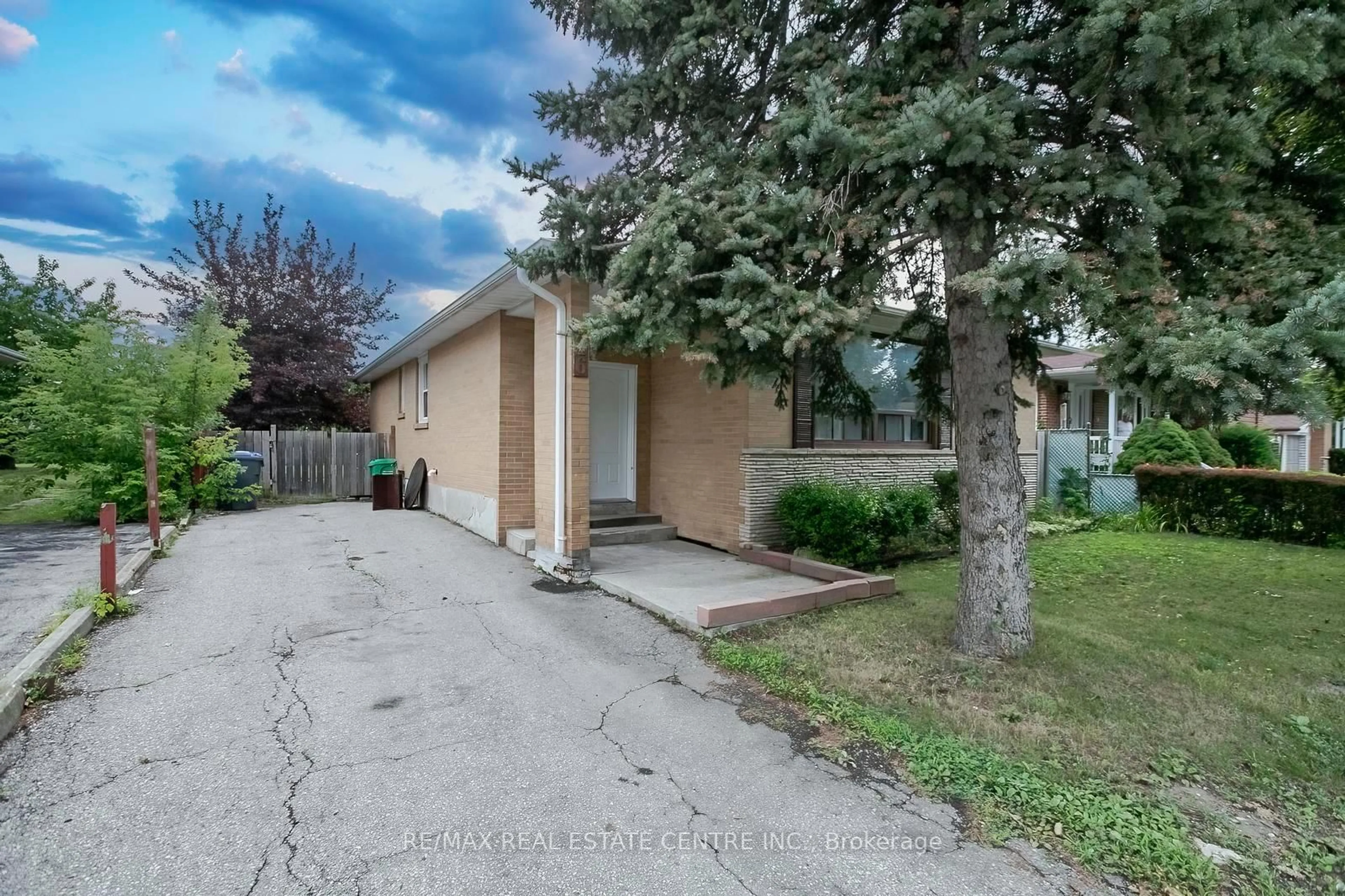 Unknown for 16 McLaughlin Rd, Brampton Ontario L6X 1Y5