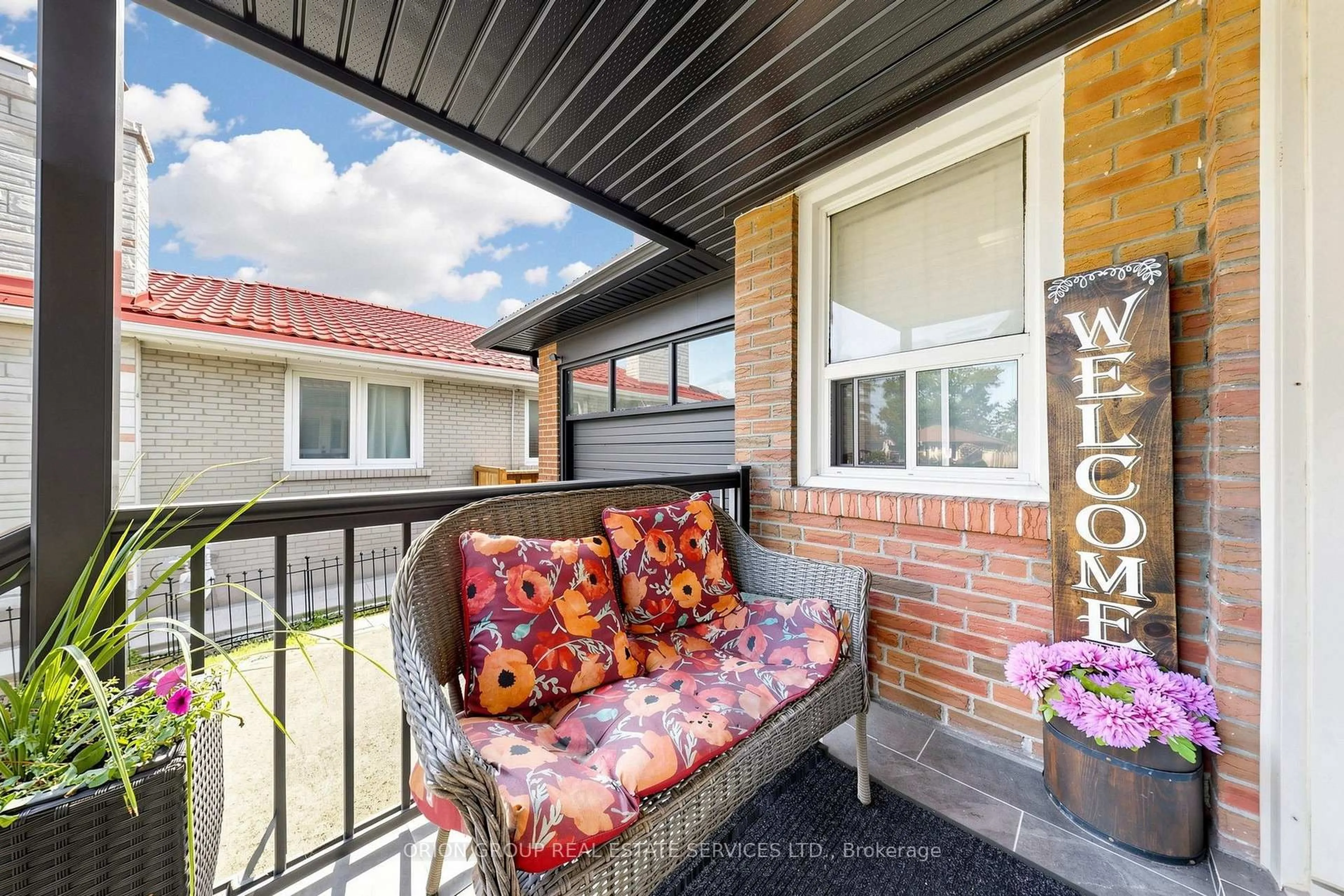Patio, street for 145 Kingsview Blvd, Toronto Ontario M9R 1V7