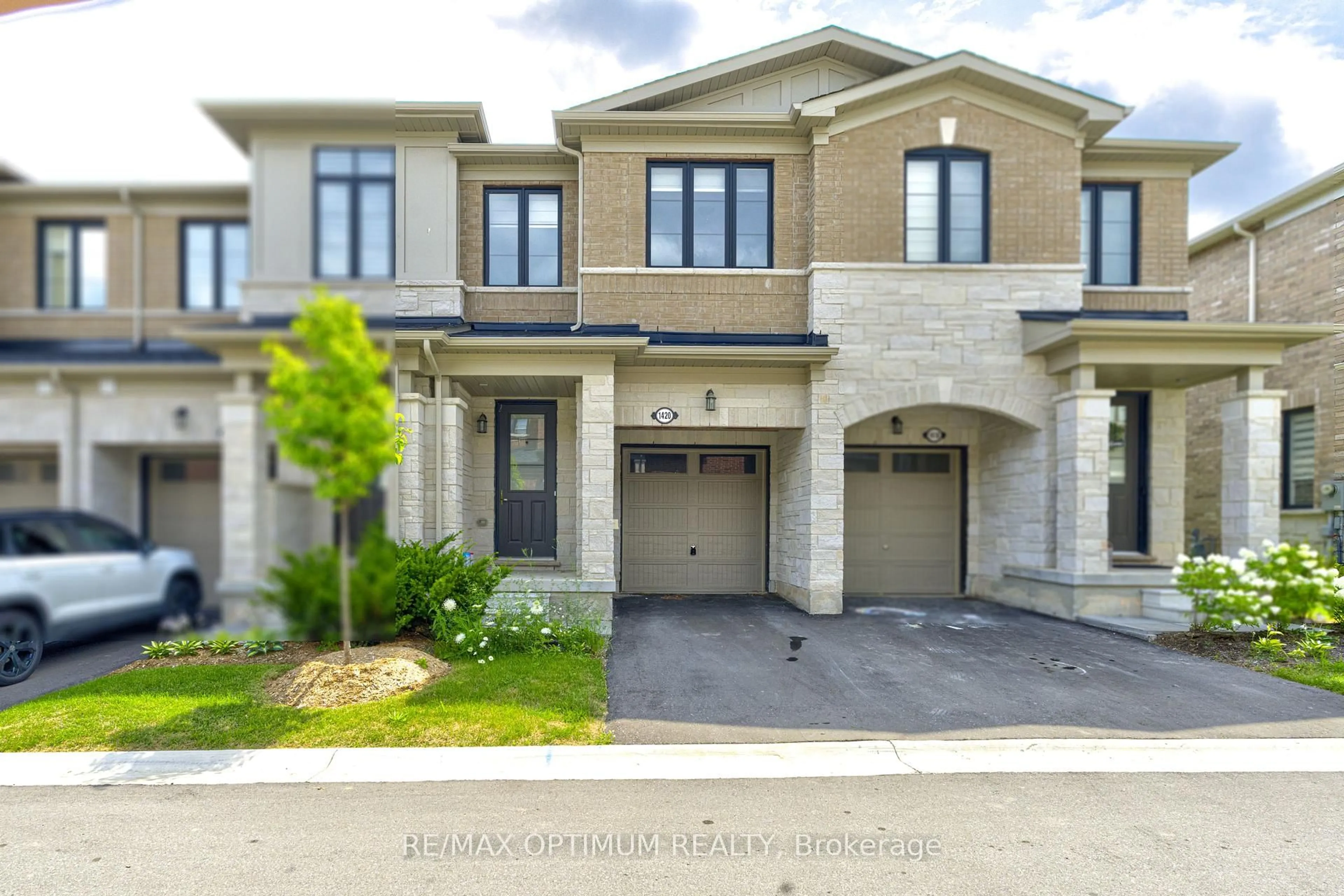 Home with brick exterior material, street for 1420 Oakmont Common, Burlington Ontario L7P 0V8