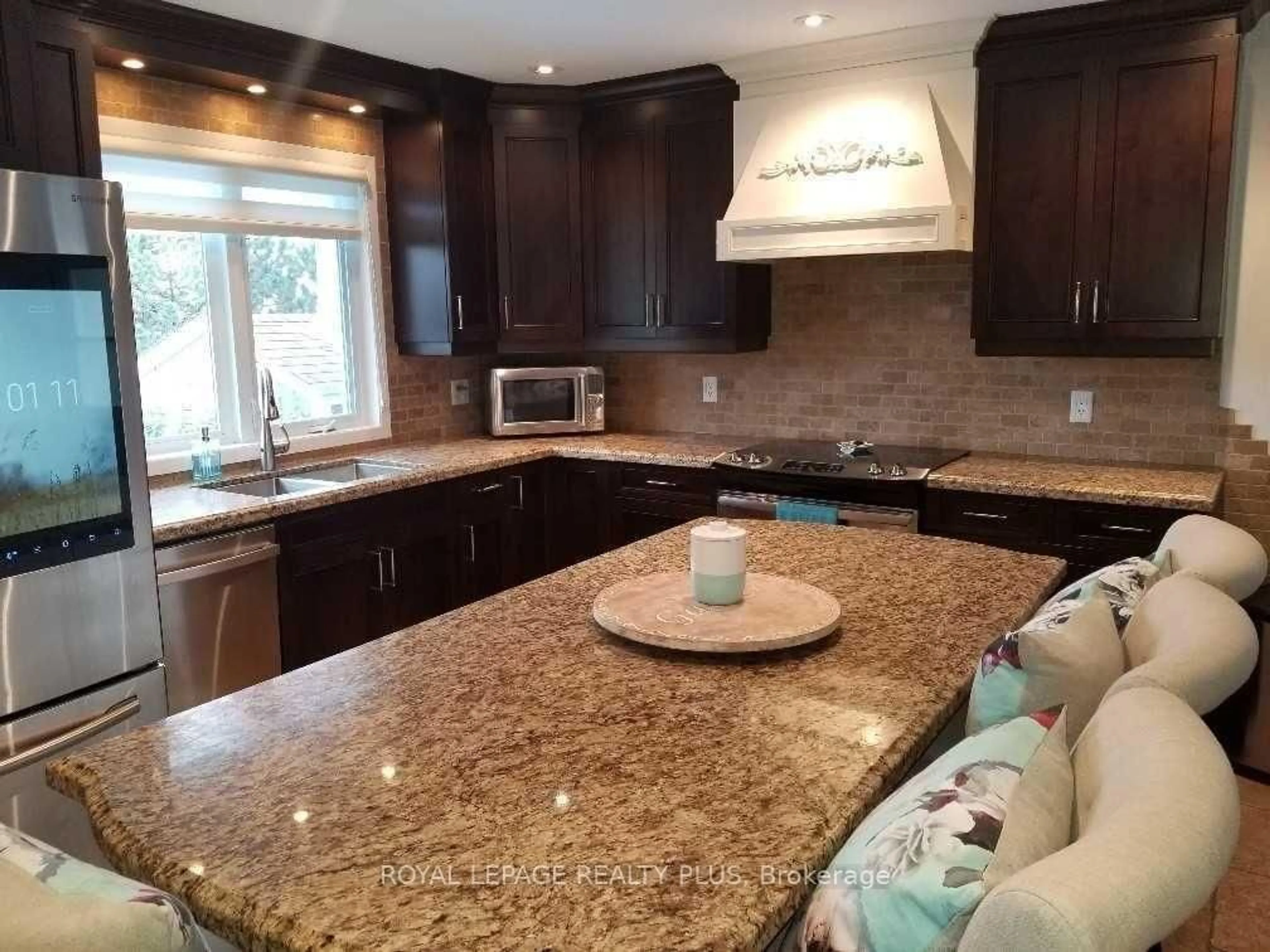 Unknown for 34 Haslemere Ave, Brampton Ontario L6W 2X4